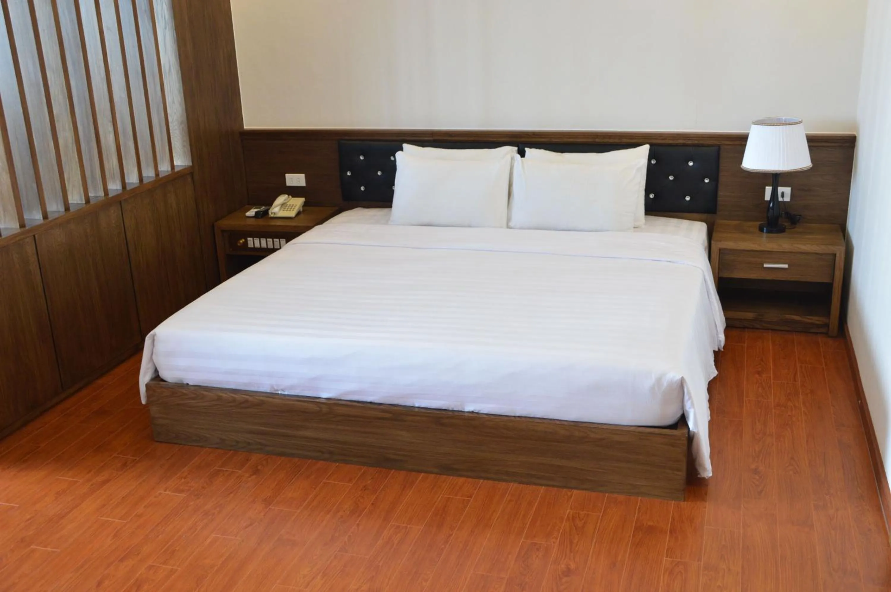 Bedroom, Bed in Phu Tho Hotel