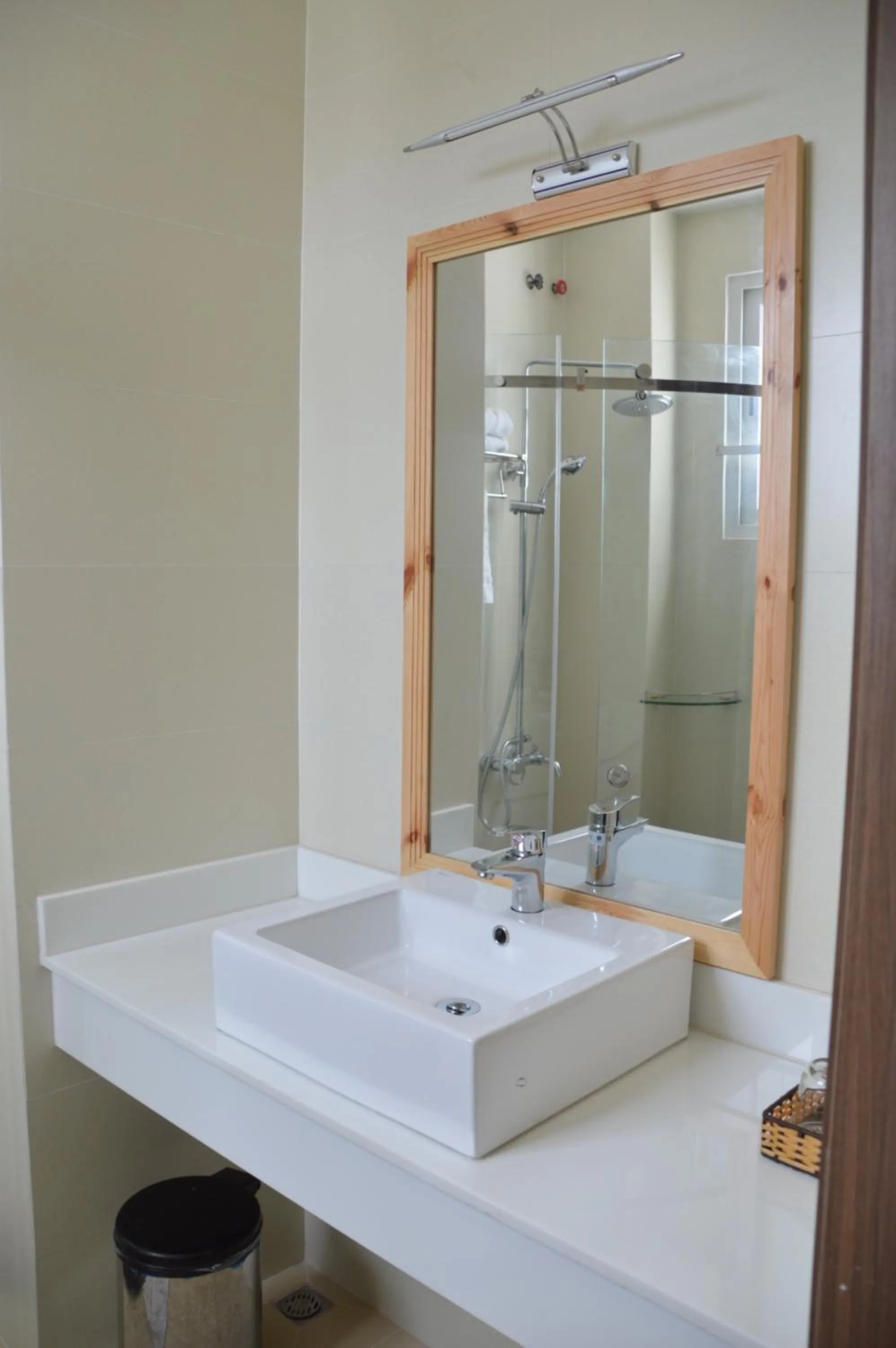 Shower in Phu Tho Hotel