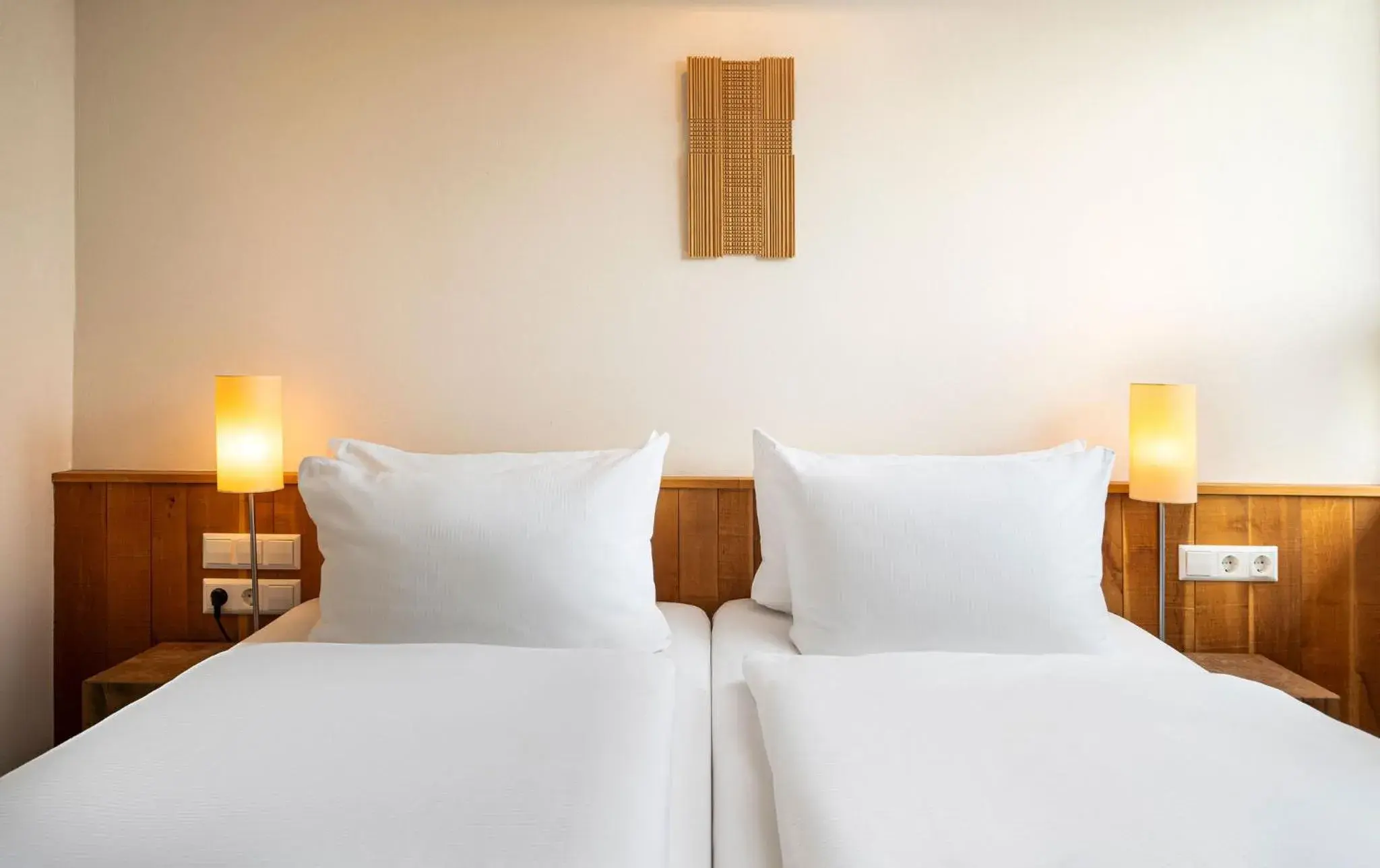 Comfort Double or Twin Room with Courtyard View - single occupancy in mainhaus Stadthotel Frankfurt Comfort Double or Twin Room with Courtyard View - single occupancy in mainhaus Stadthotel Frankfurt