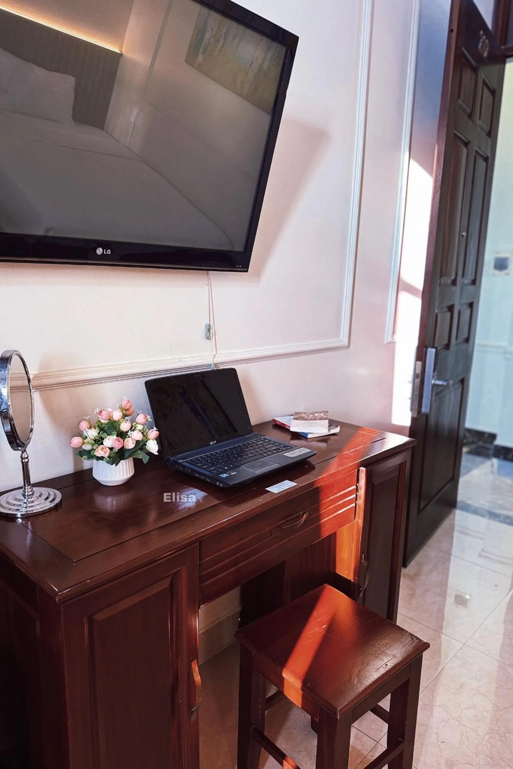 TV and multimedia in ELISA HOTEL