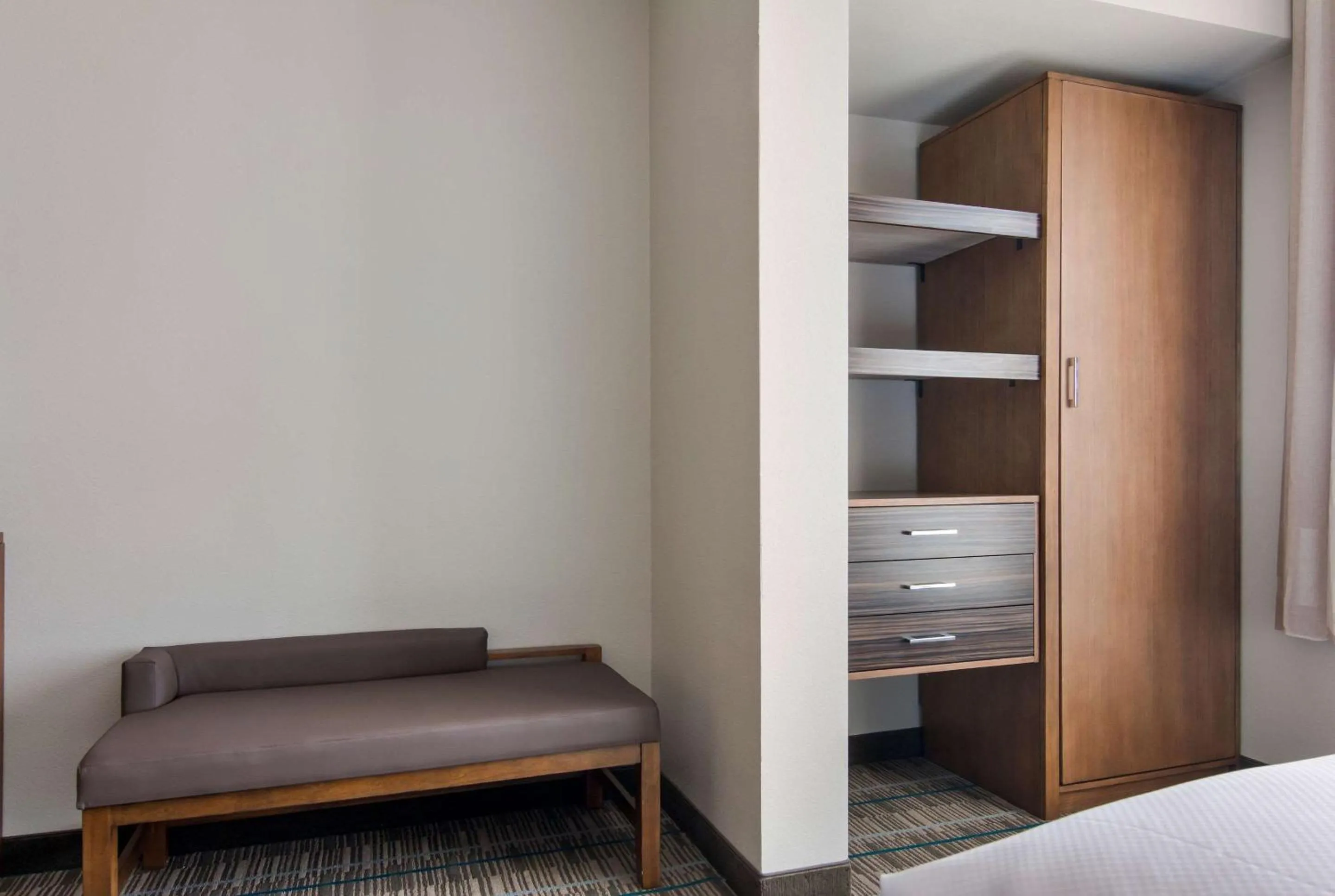 Photo of the whole room, Bed in MainStay Suites East Camden