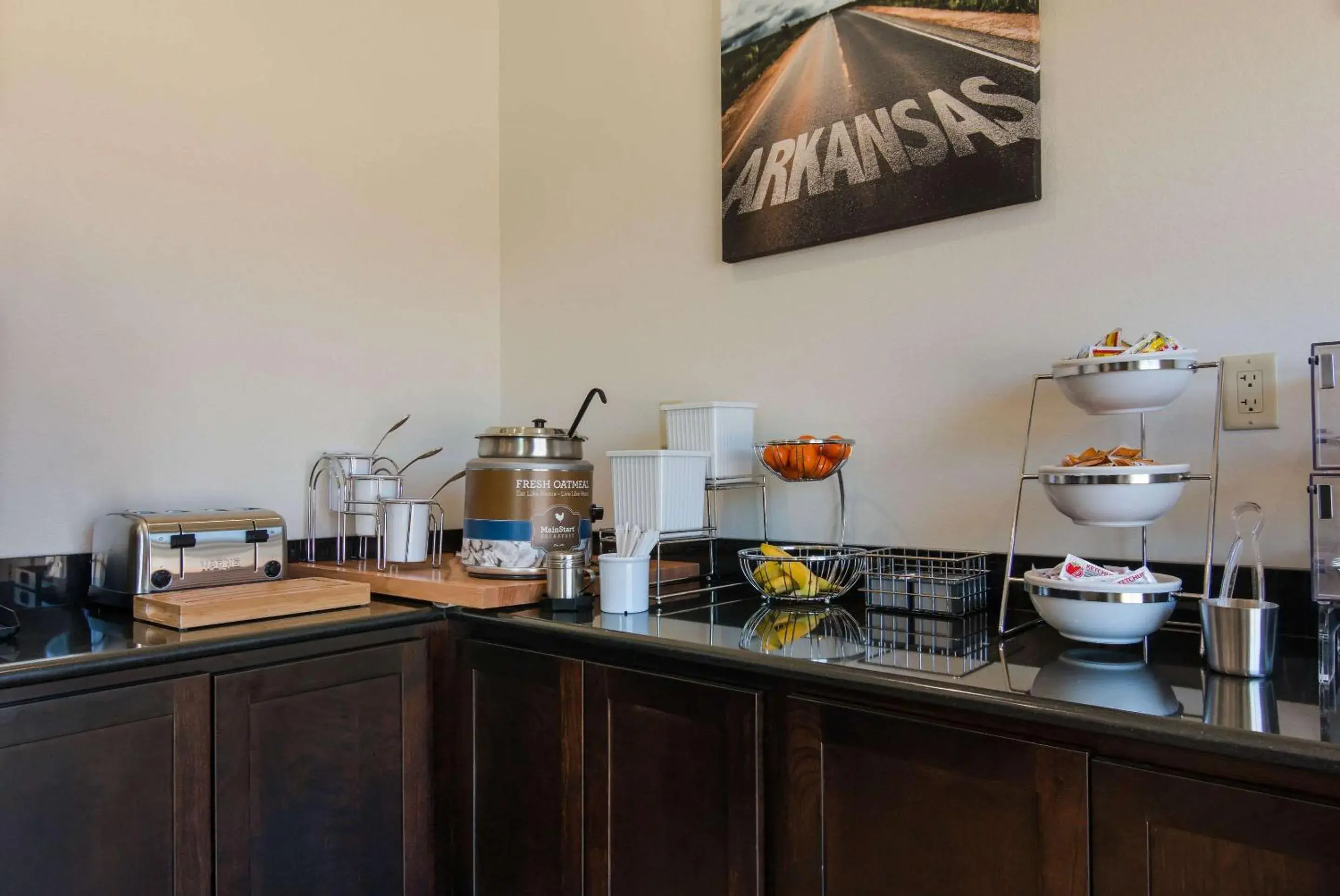 Restaurant/places to eat in MainStay Suites East Camden Restaurant/places to eat in MainStay Suites East Camden