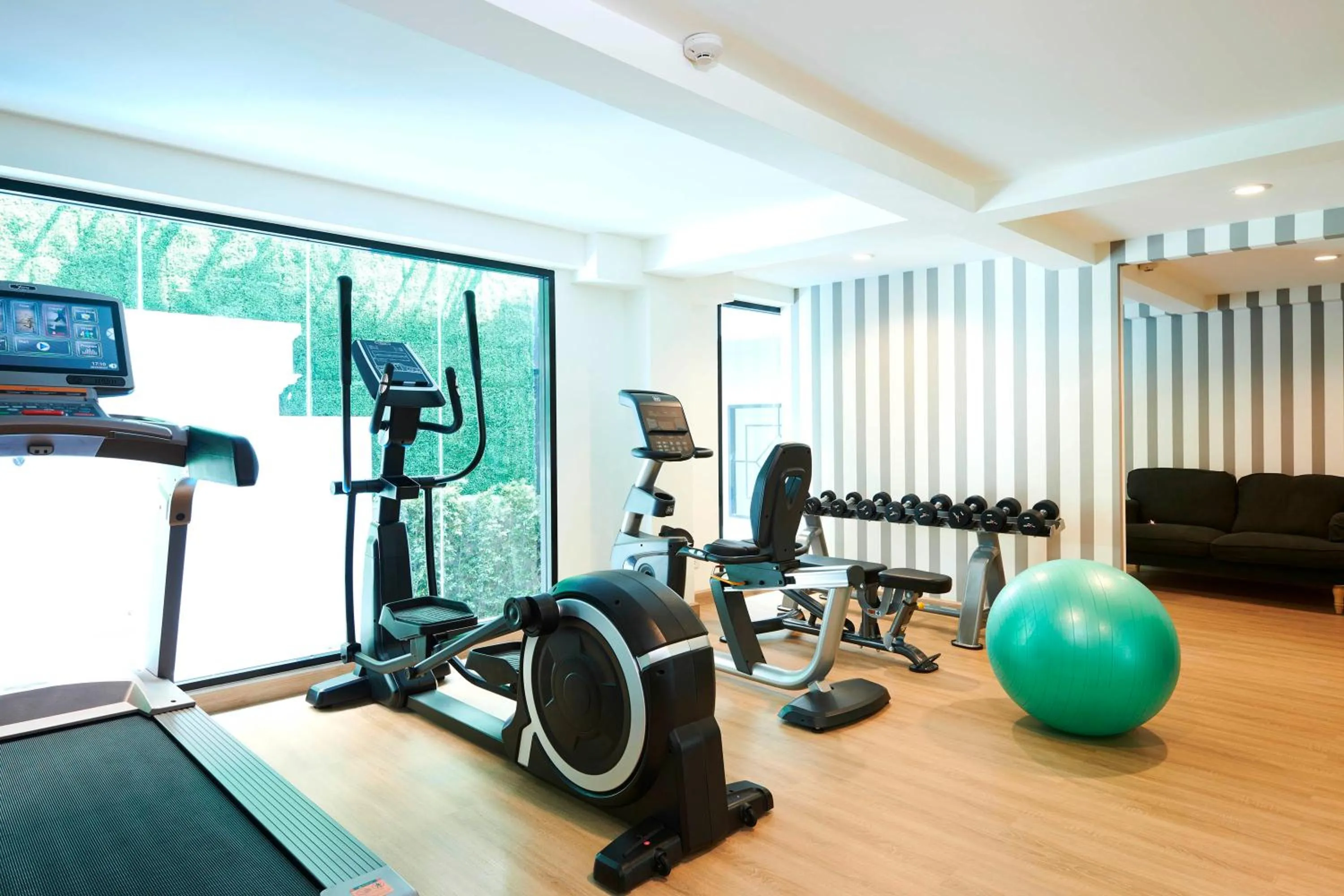 Fitness centre/facilities in Villa De Pranakorn