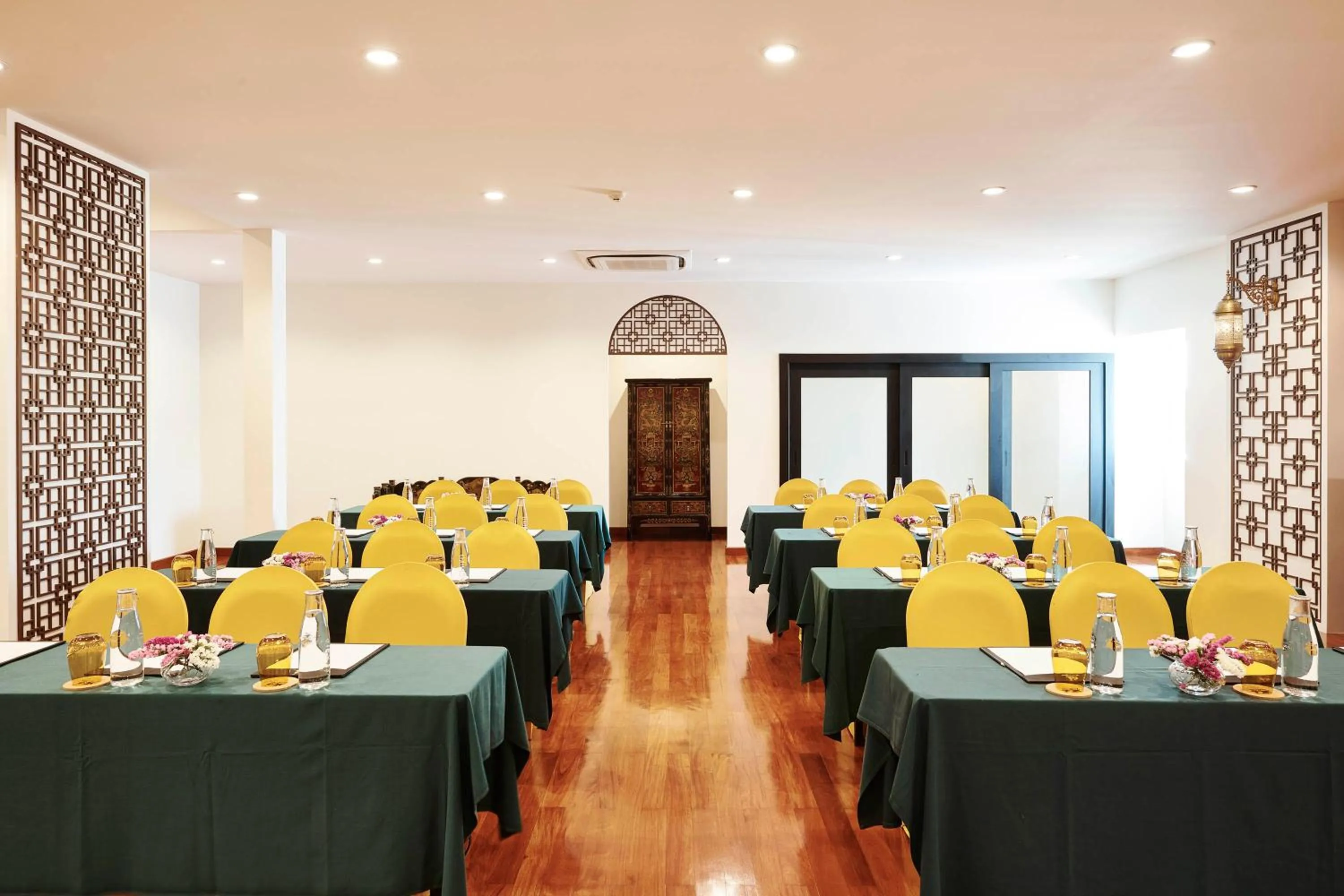 Meeting/conference room in Villa De Pranakorn