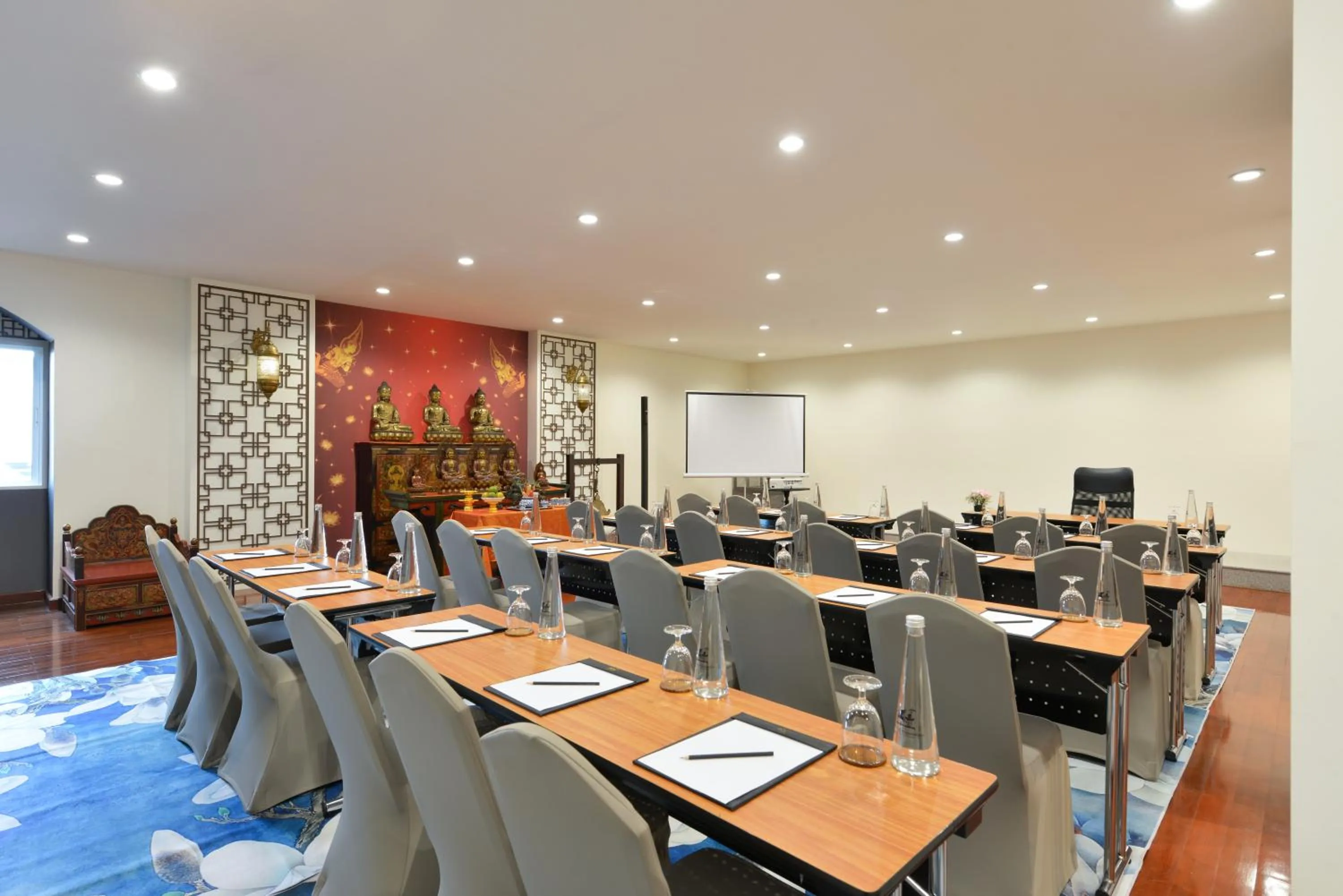 Meeting/conference room in Villa De Pranakorn