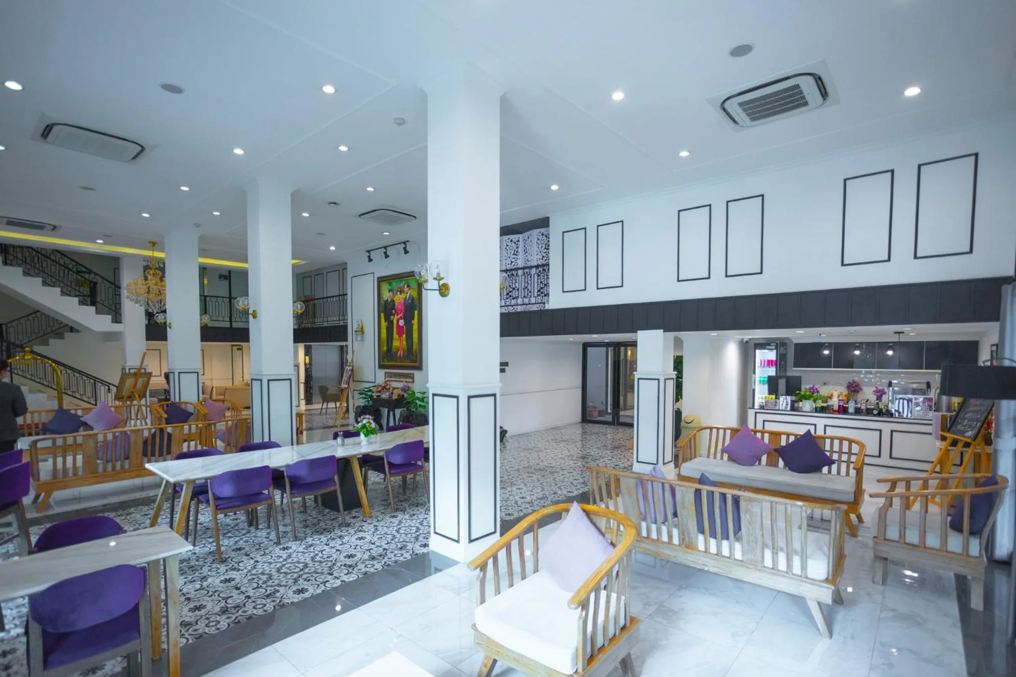 Restaurant/places to eat in Villa De Pranakorn