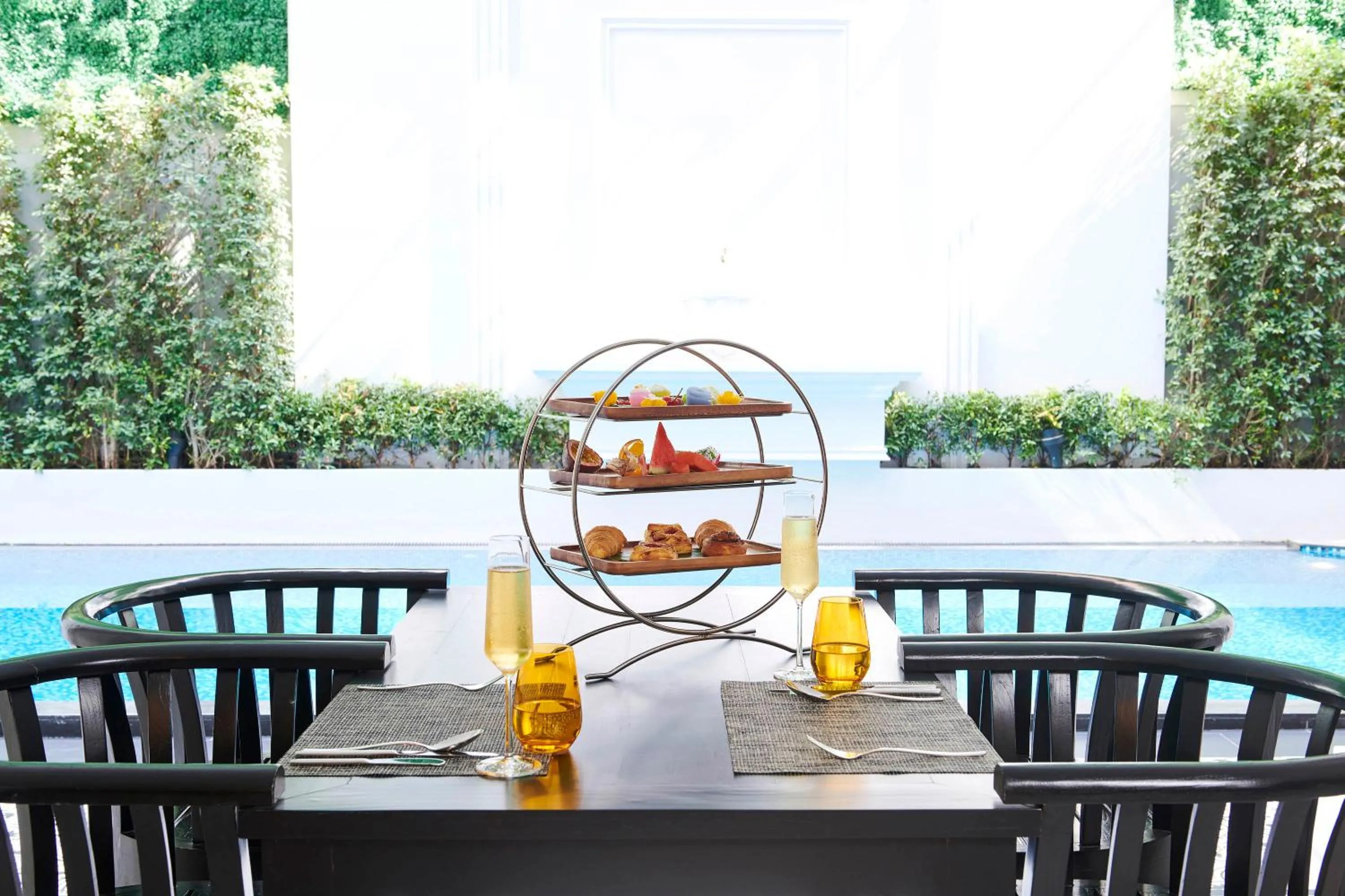 Restaurant/places to eat in Villa De Pranakorn