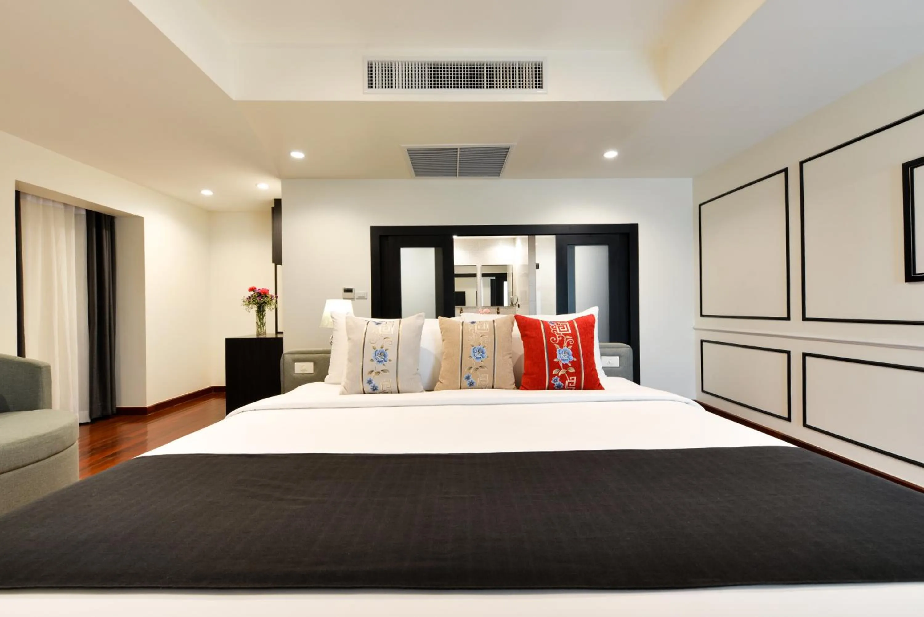 Bed in Villa De Pranakorn