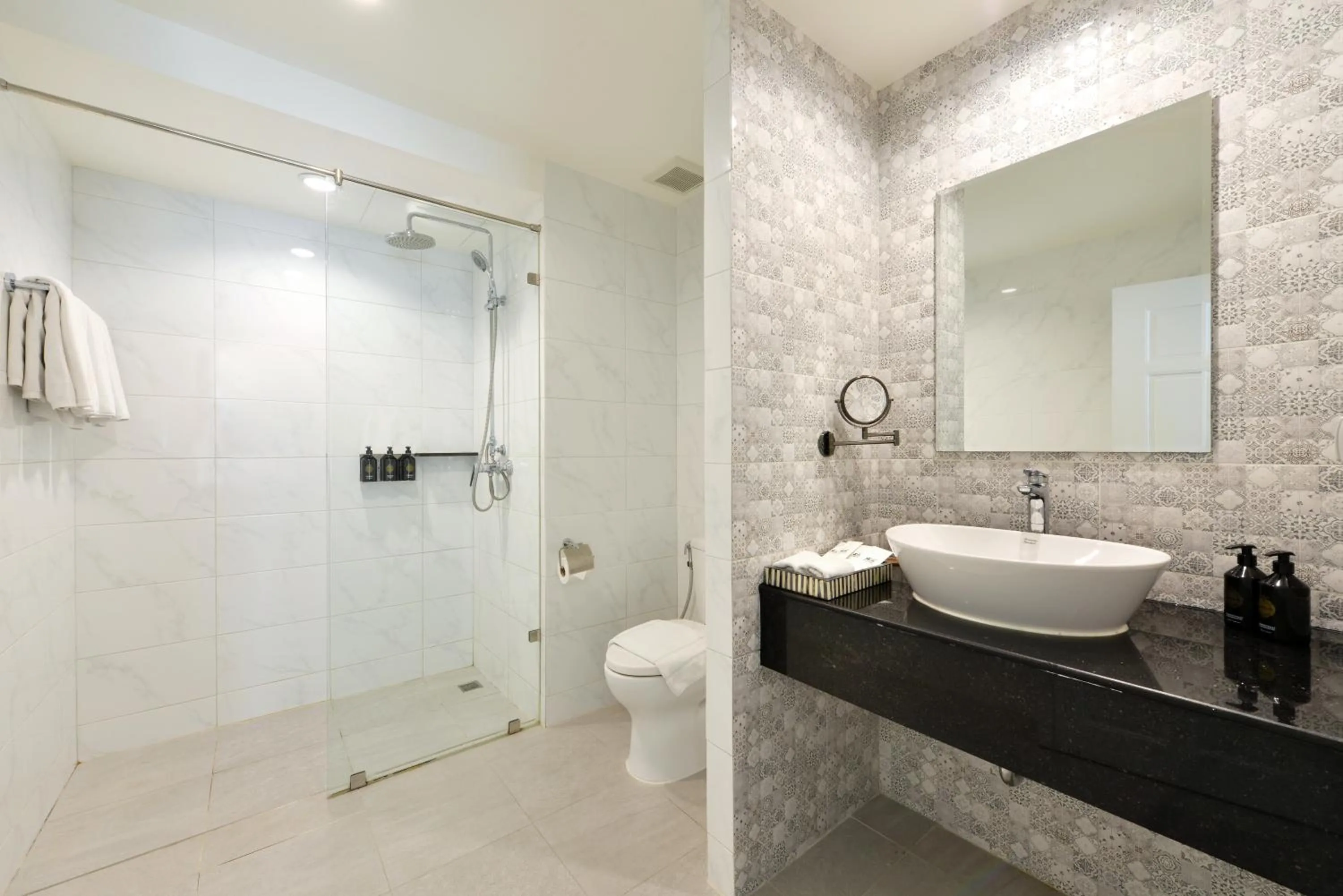 Shower in Villa De Pranakorn