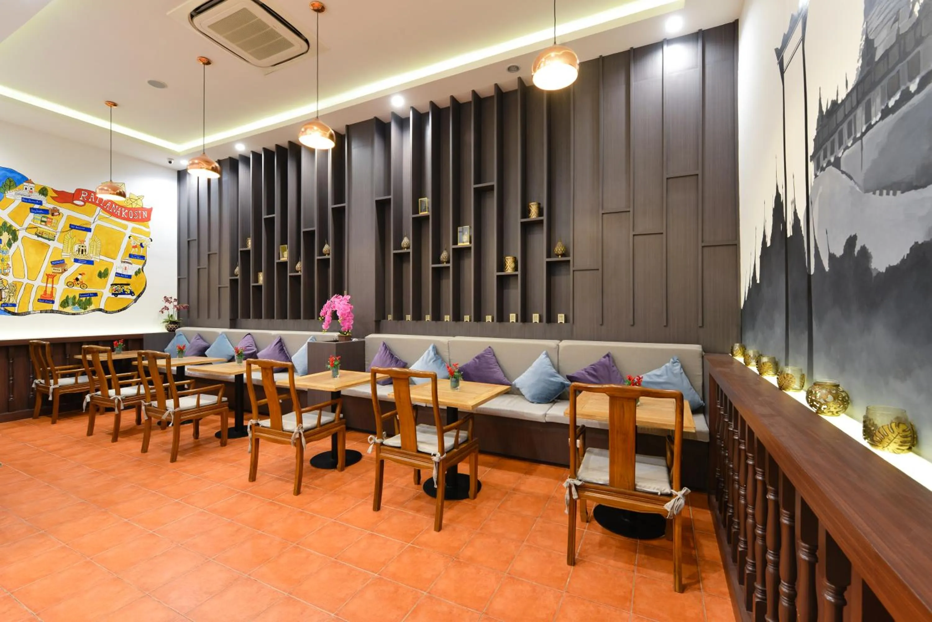 Restaurant/places to eat in Villa De Pranakorn