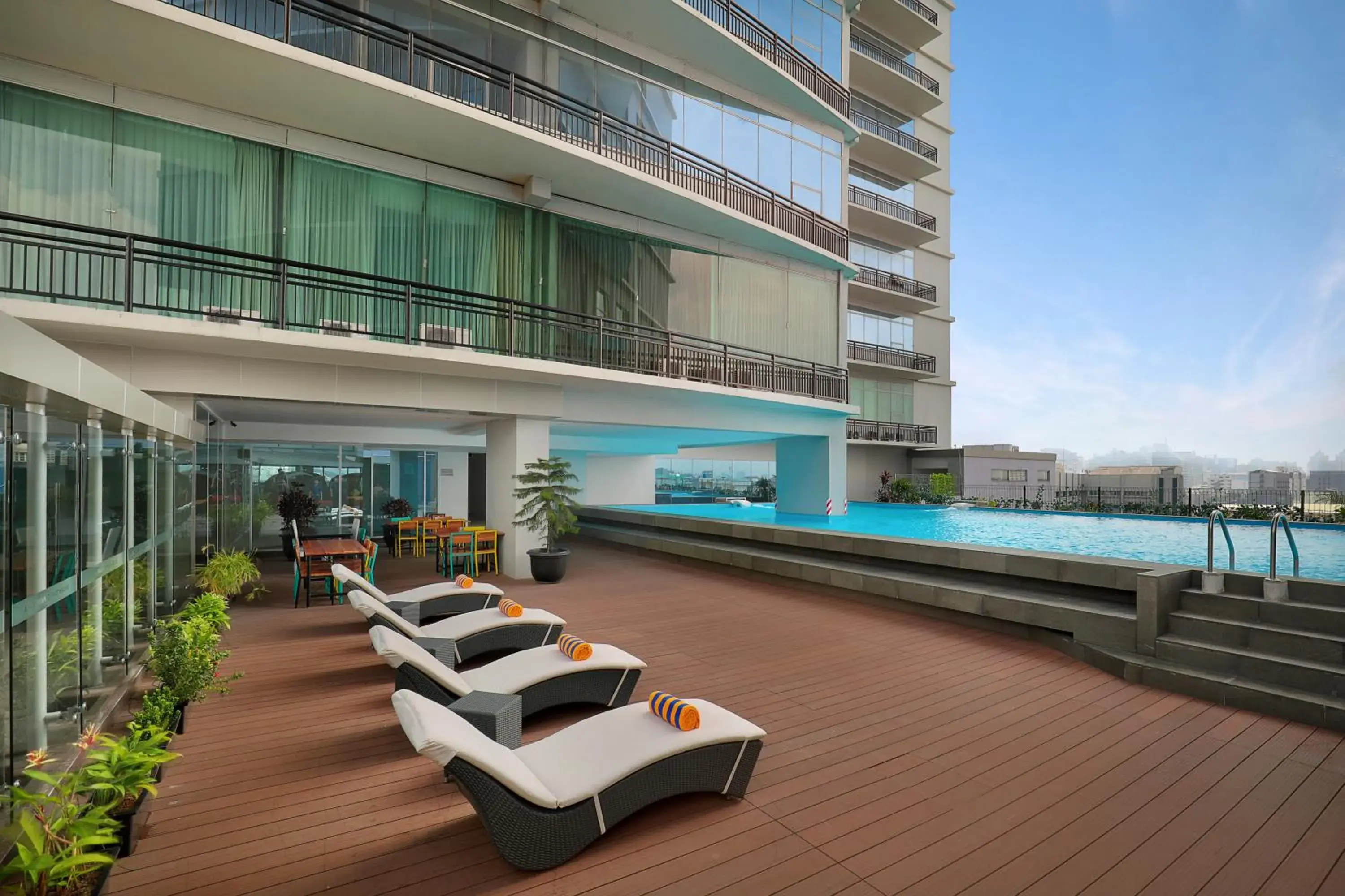 Swimming pool in Yuan Garden Pasar Baru Swimming pool in Yuan Garden Pasar Baru