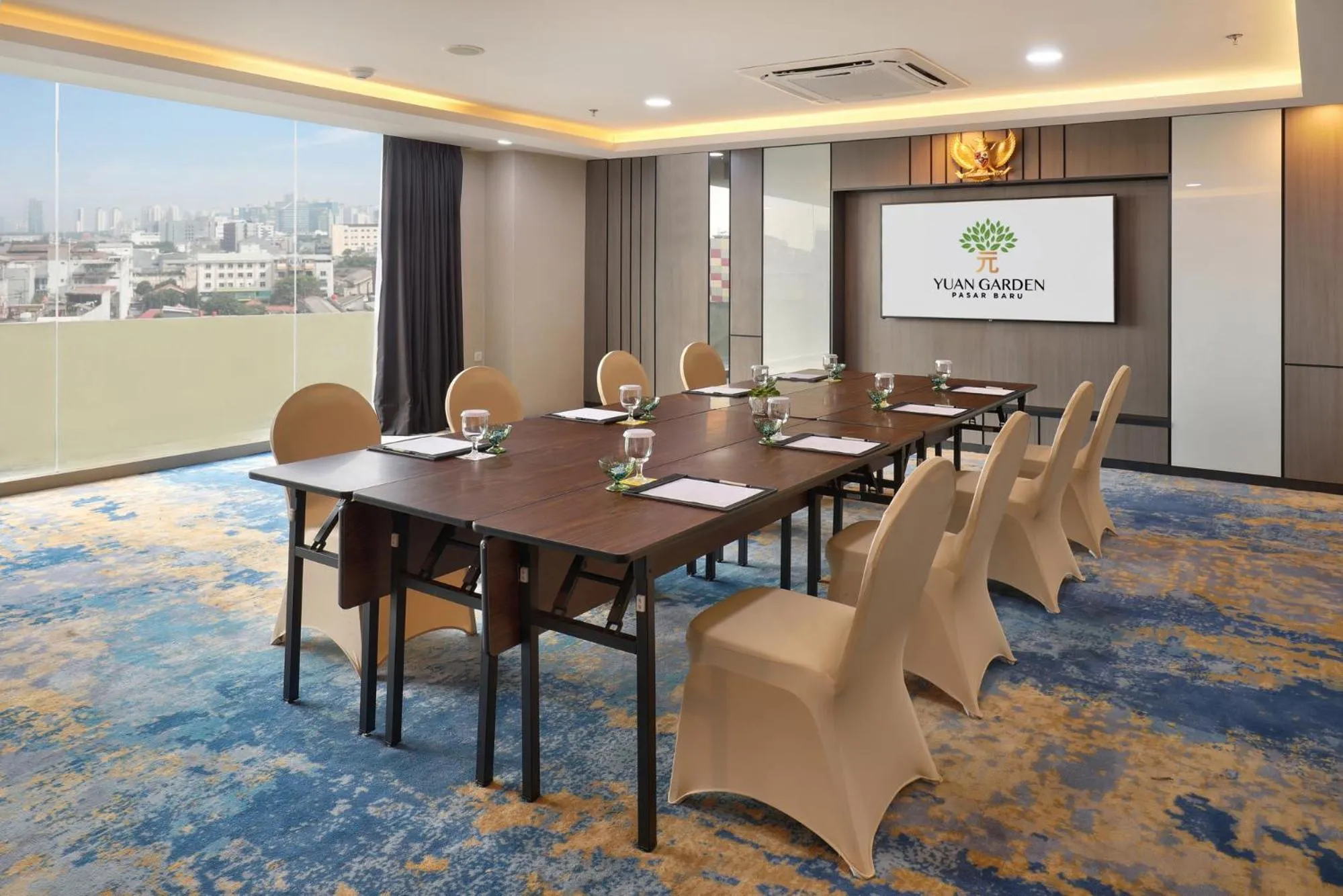 Business facilities in Yuan Garden Pasar Baru