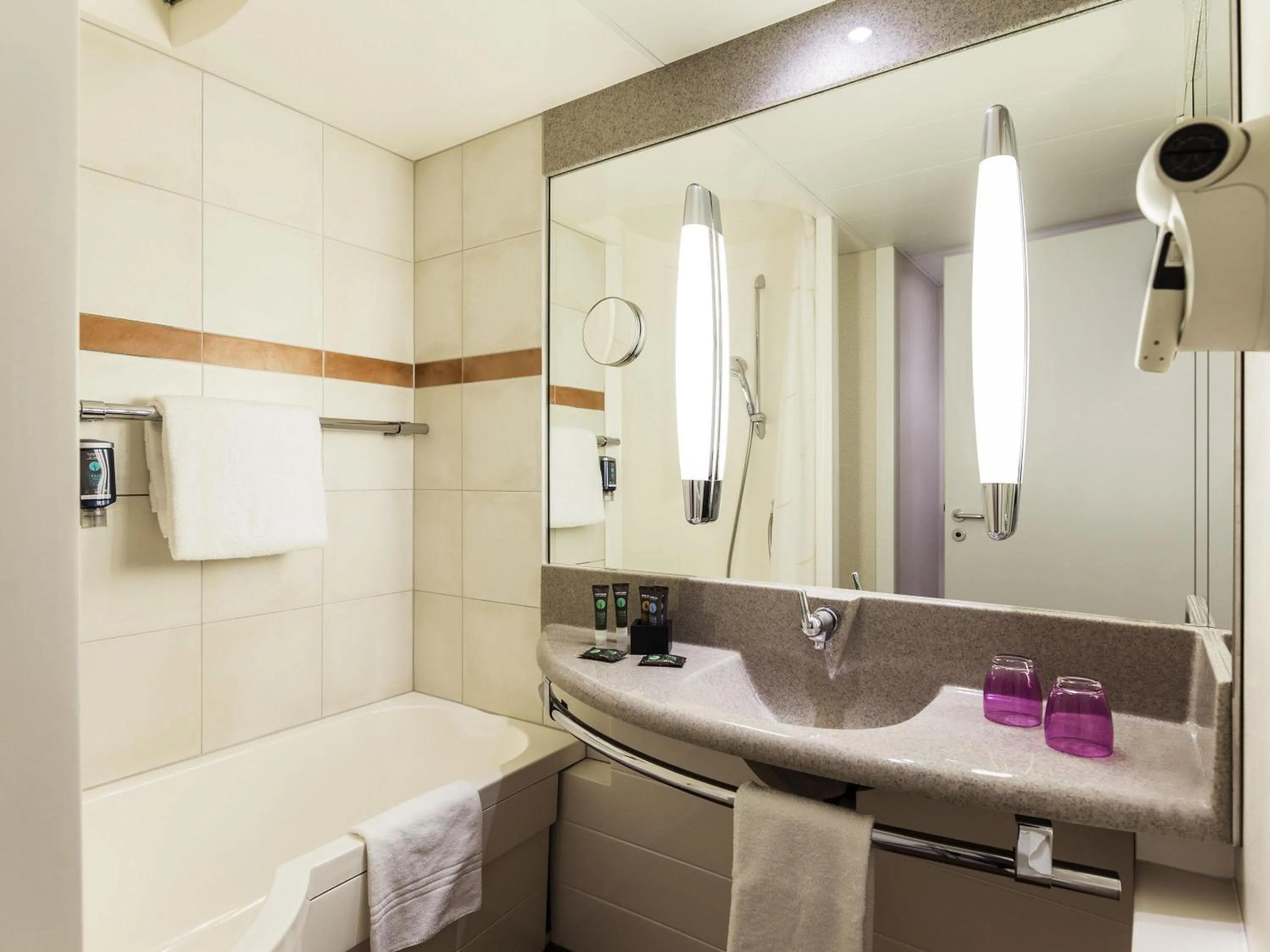 Bedroom in Novotel Düsseldorf City West