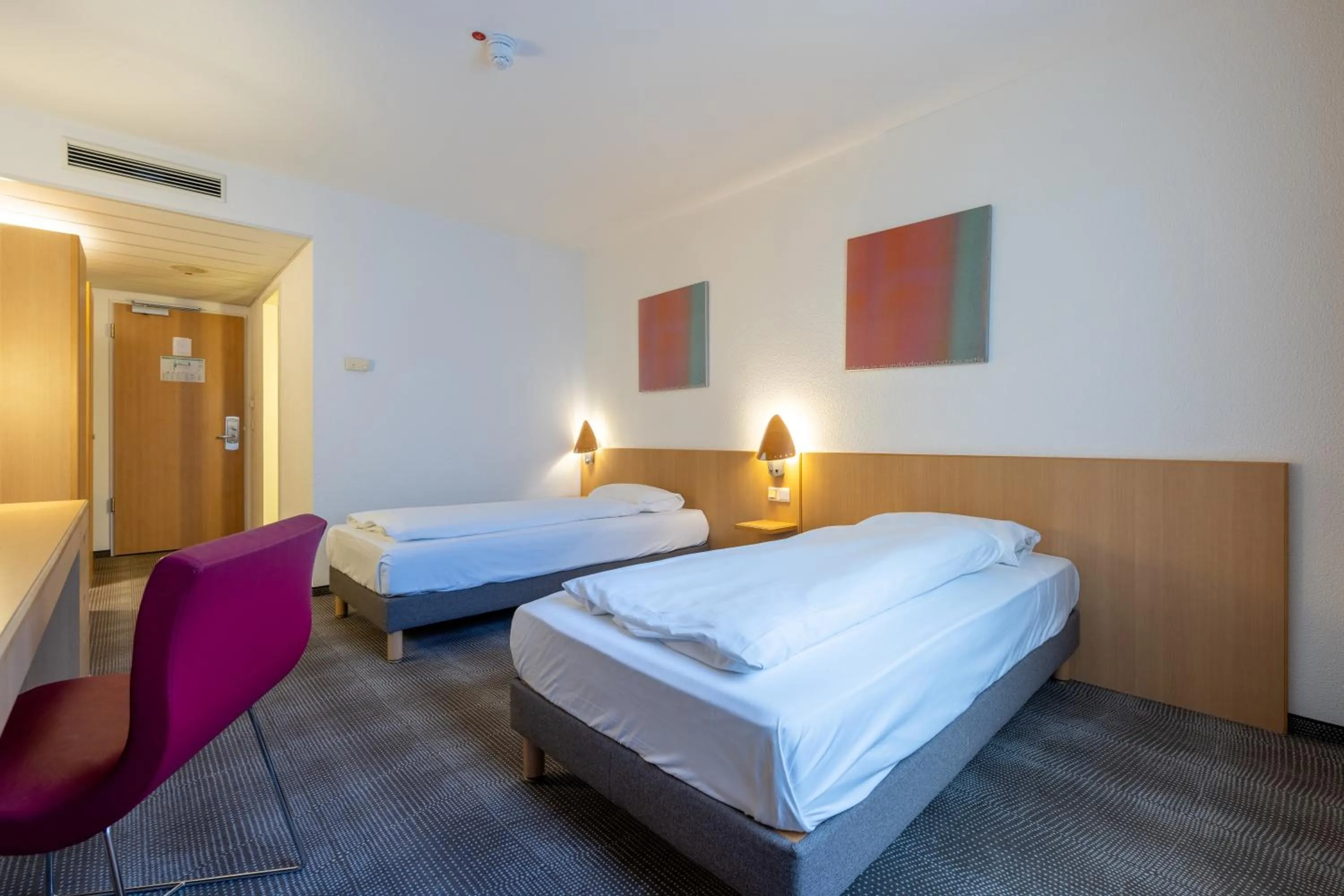 Bedroom, Bed in Novotel Düsseldorf City West