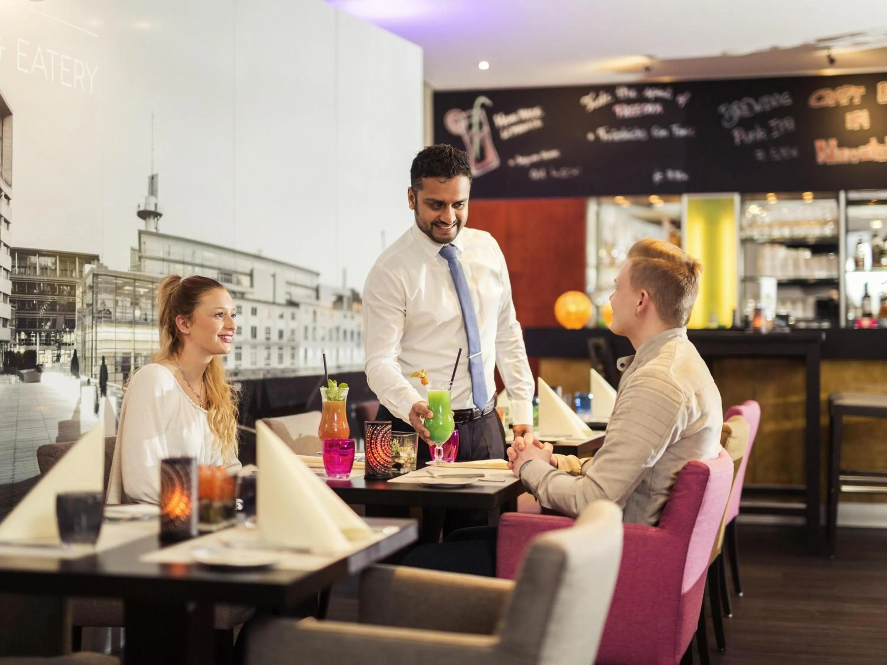 Restaurant/places to eat in Novotel Düsseldorf City West