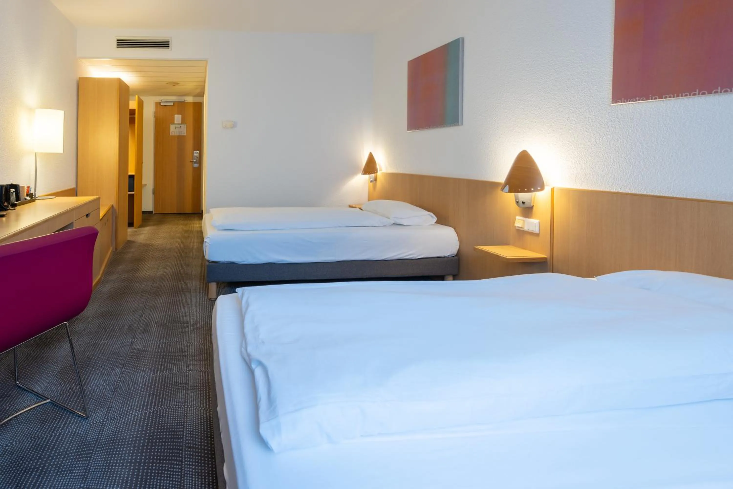 Bedroom, Bed in Novotel Düsseldorf City West