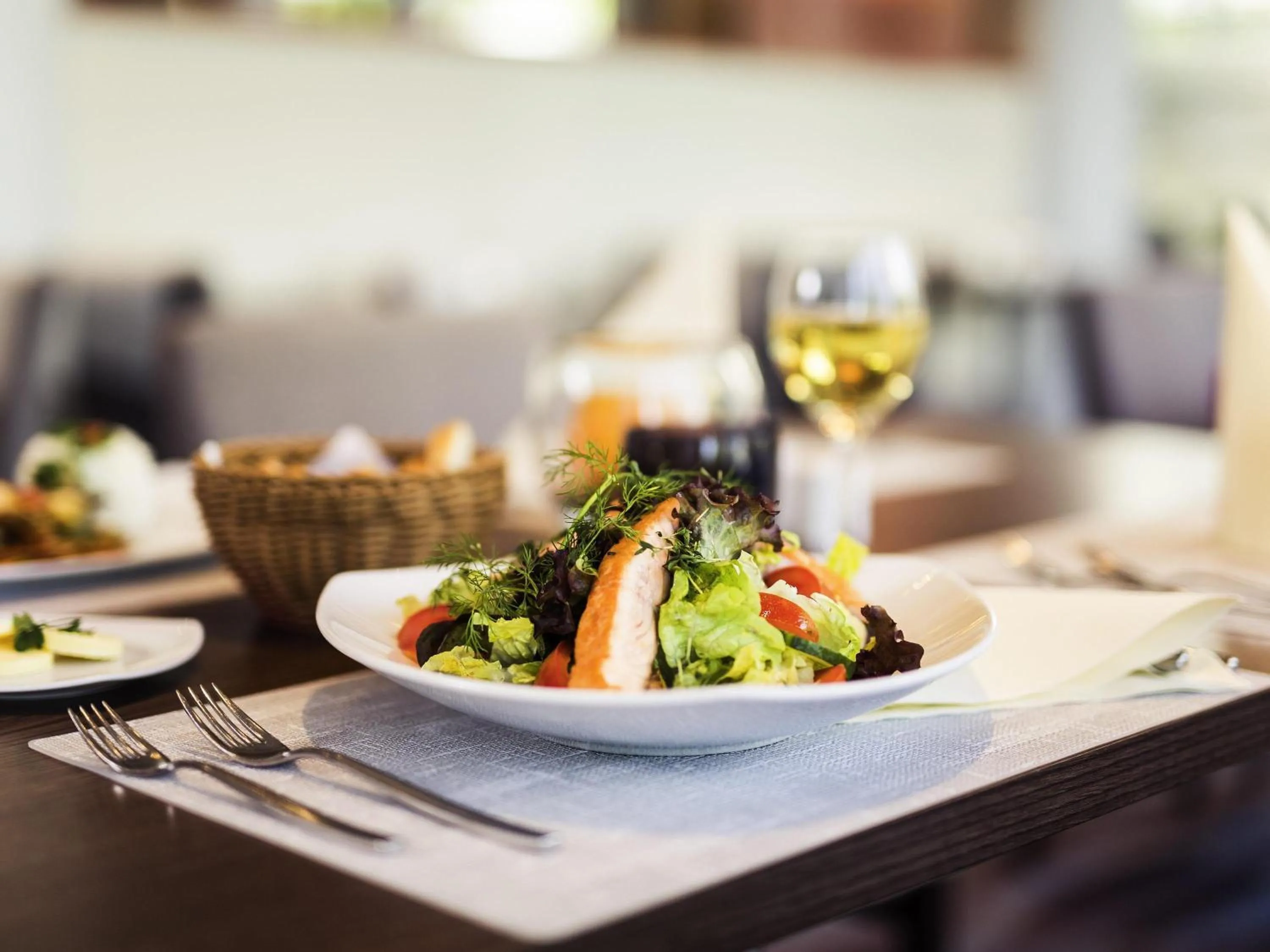 Restaurant/places to eat in Novotel Düsseldorf City West