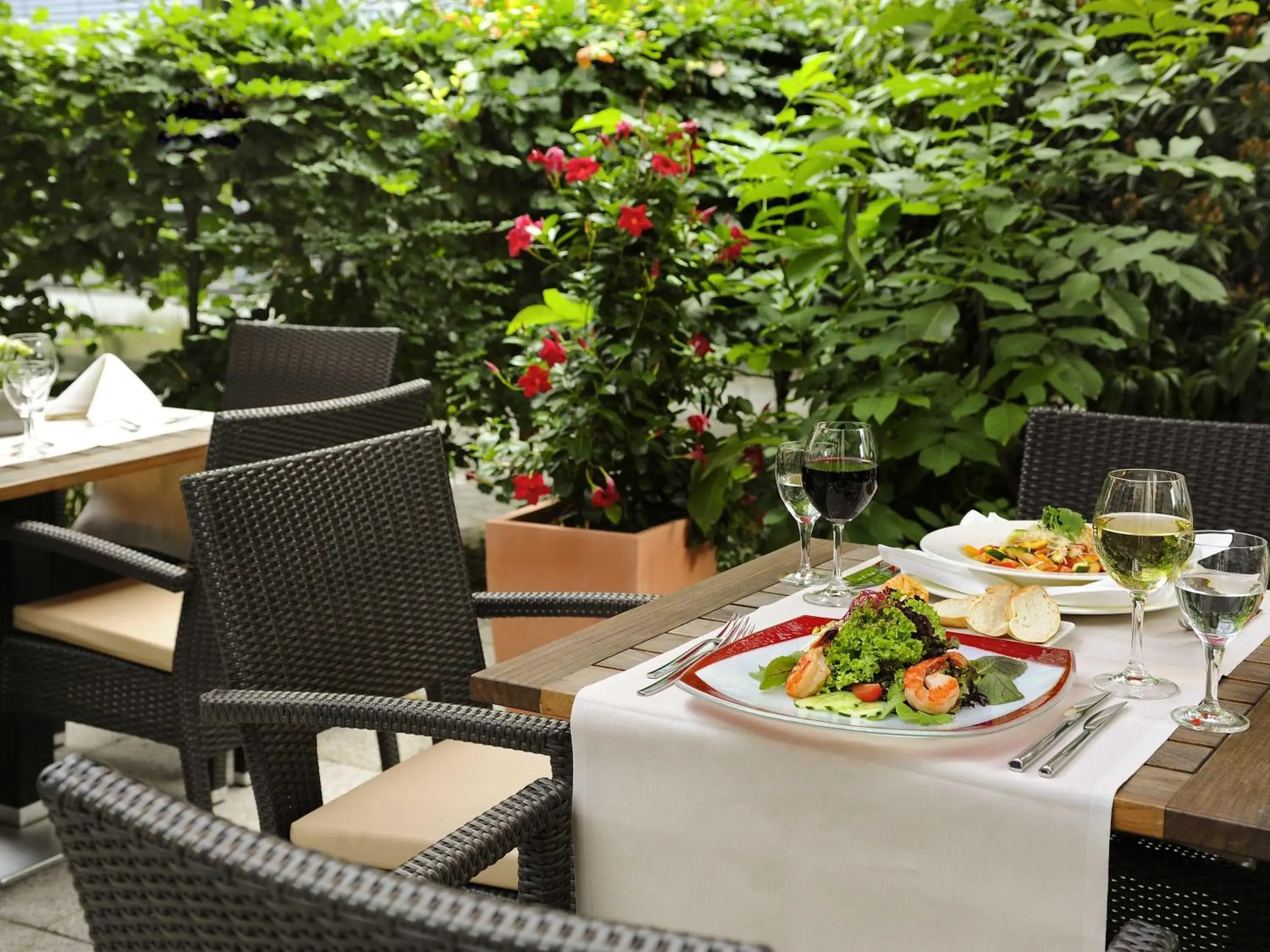 Restaurant/places to eat in Novotel Düsseldorf City West Restaurant/places to eat in Novotel Düsseldorf City West