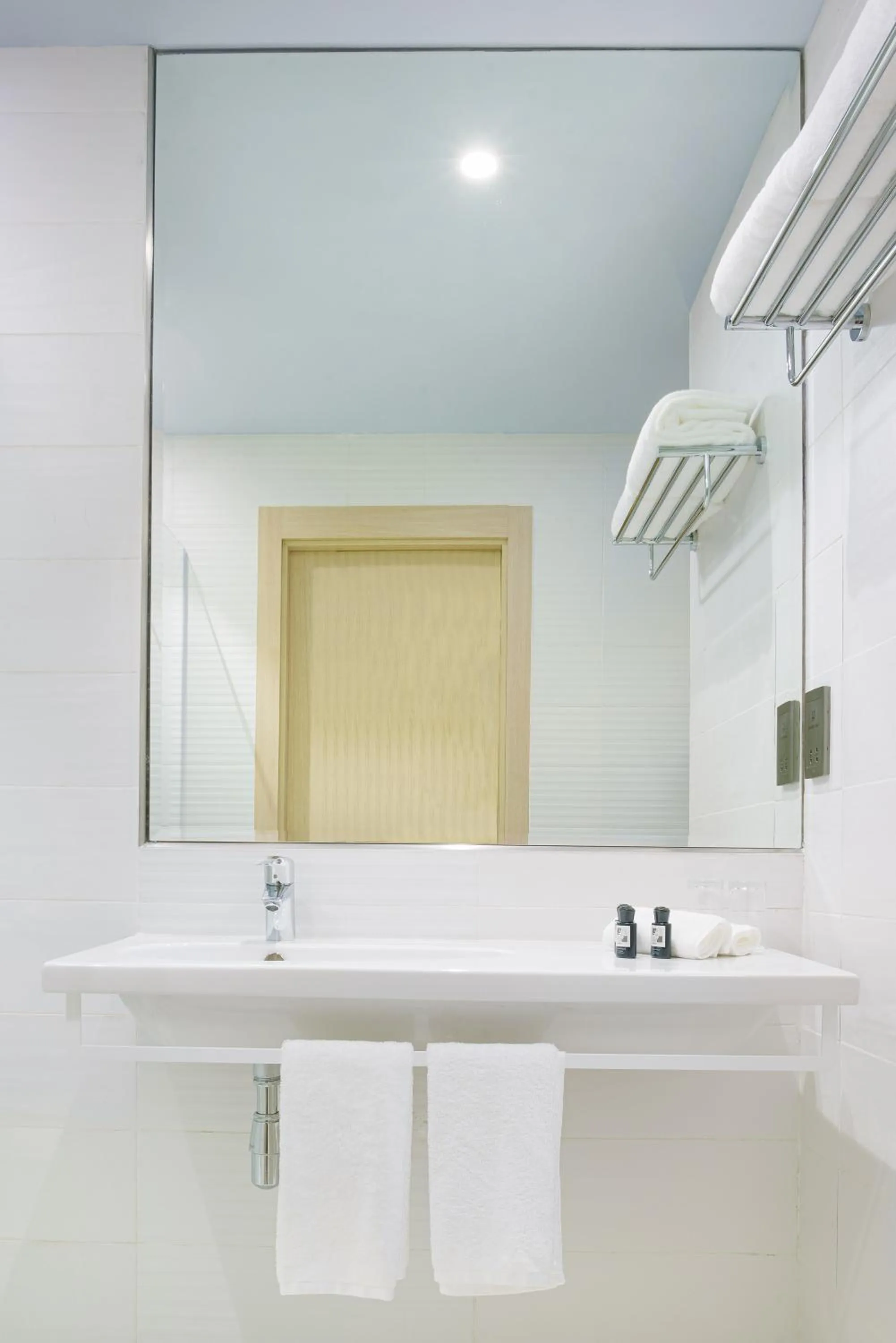 Bathroom in Swiss-Belinn Airport Muscat Oman