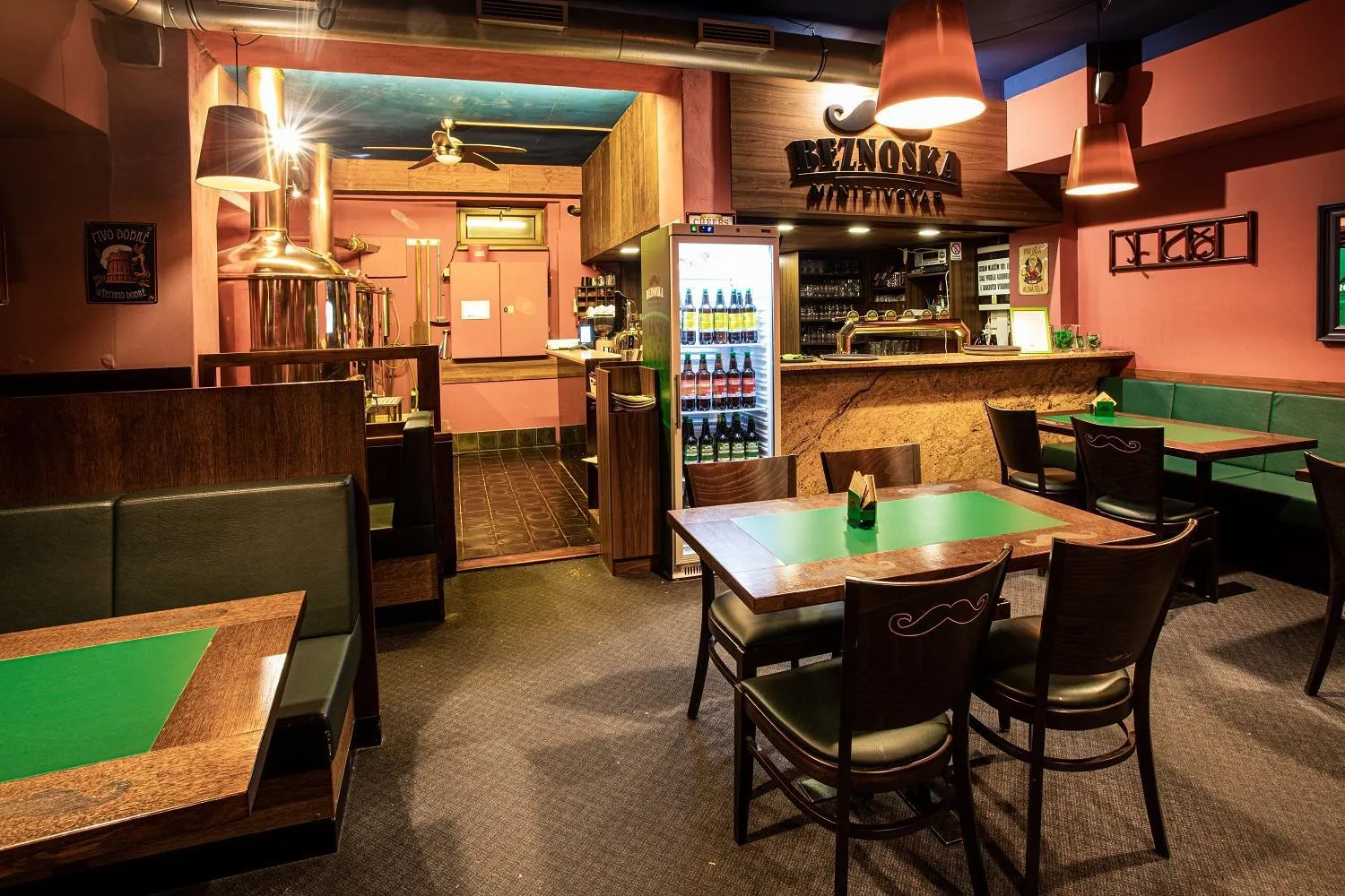 Restaurant/places to eat in Penzion Školička