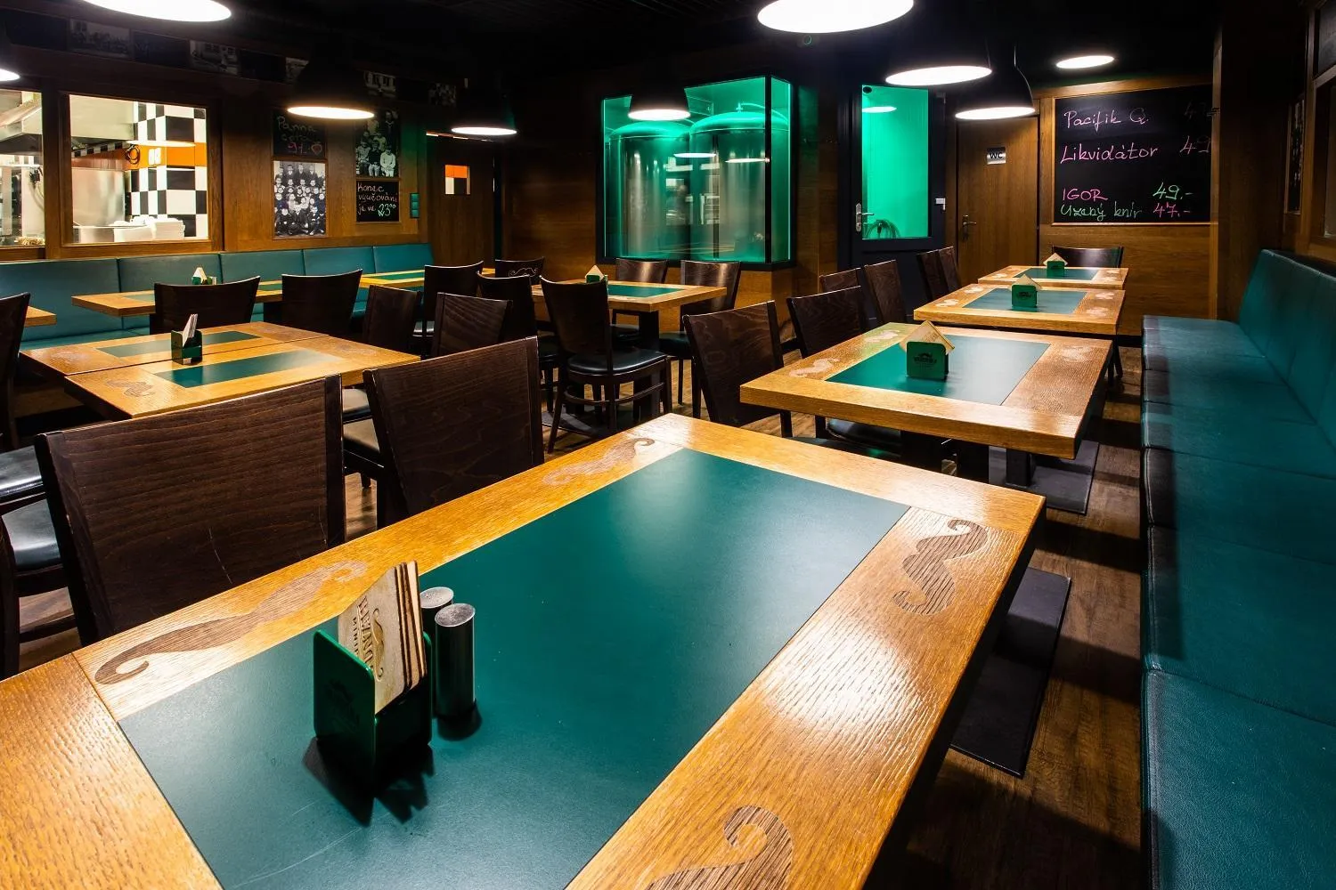 Restaurant/places to eat in Penzion Školička