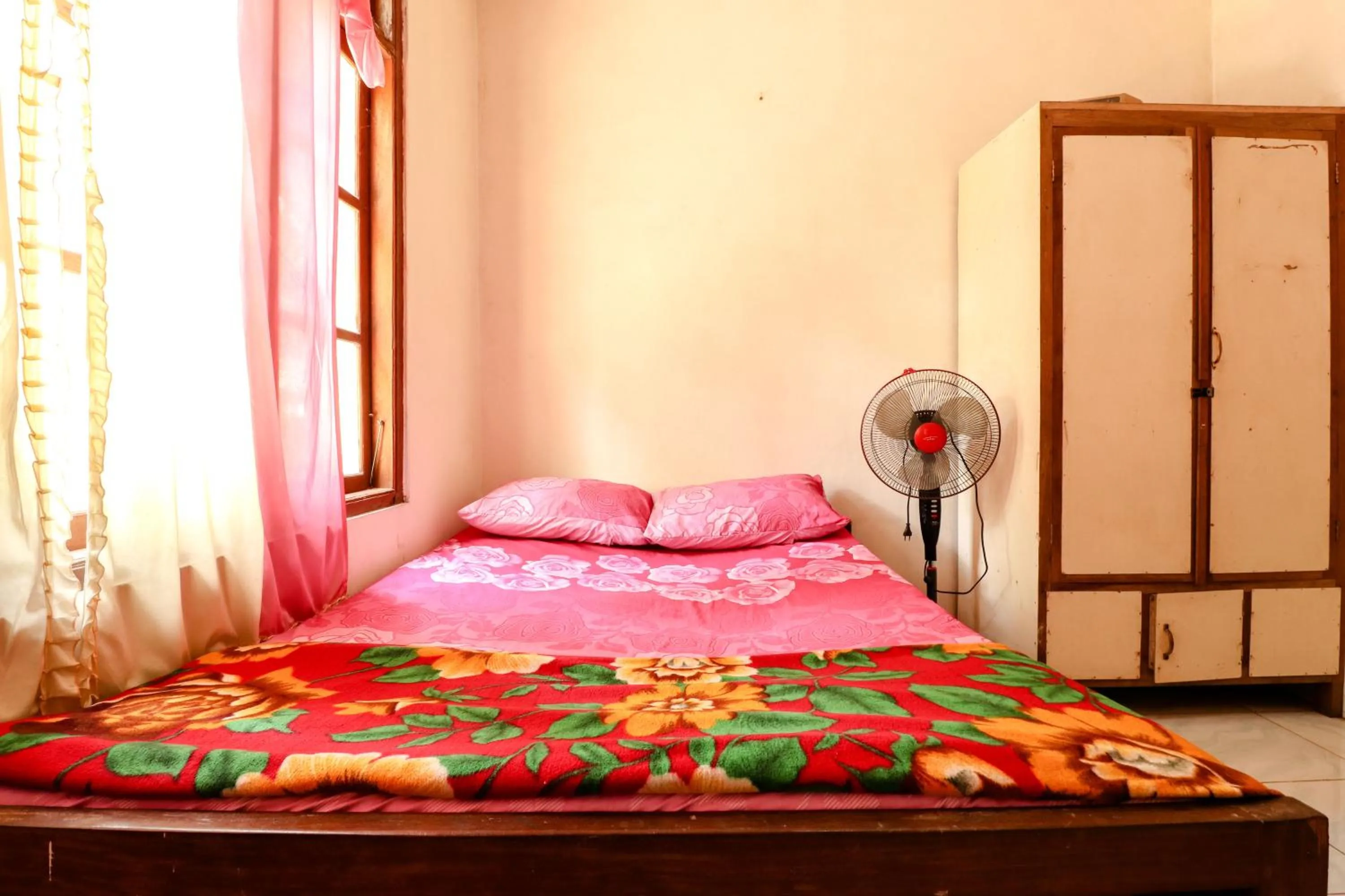 Bed in Iran Homestay