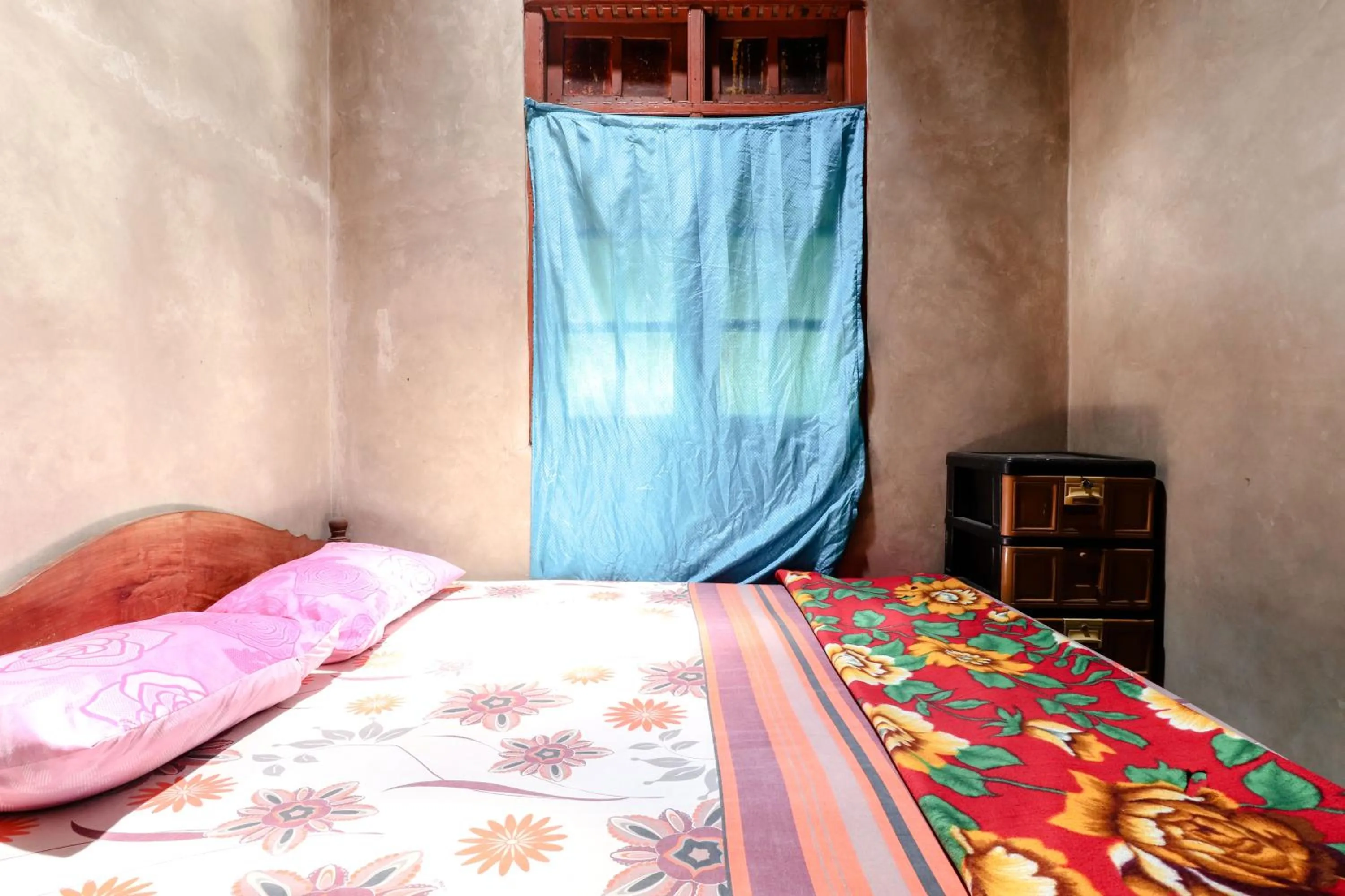 Bedroom, Bed in Iran Homestay