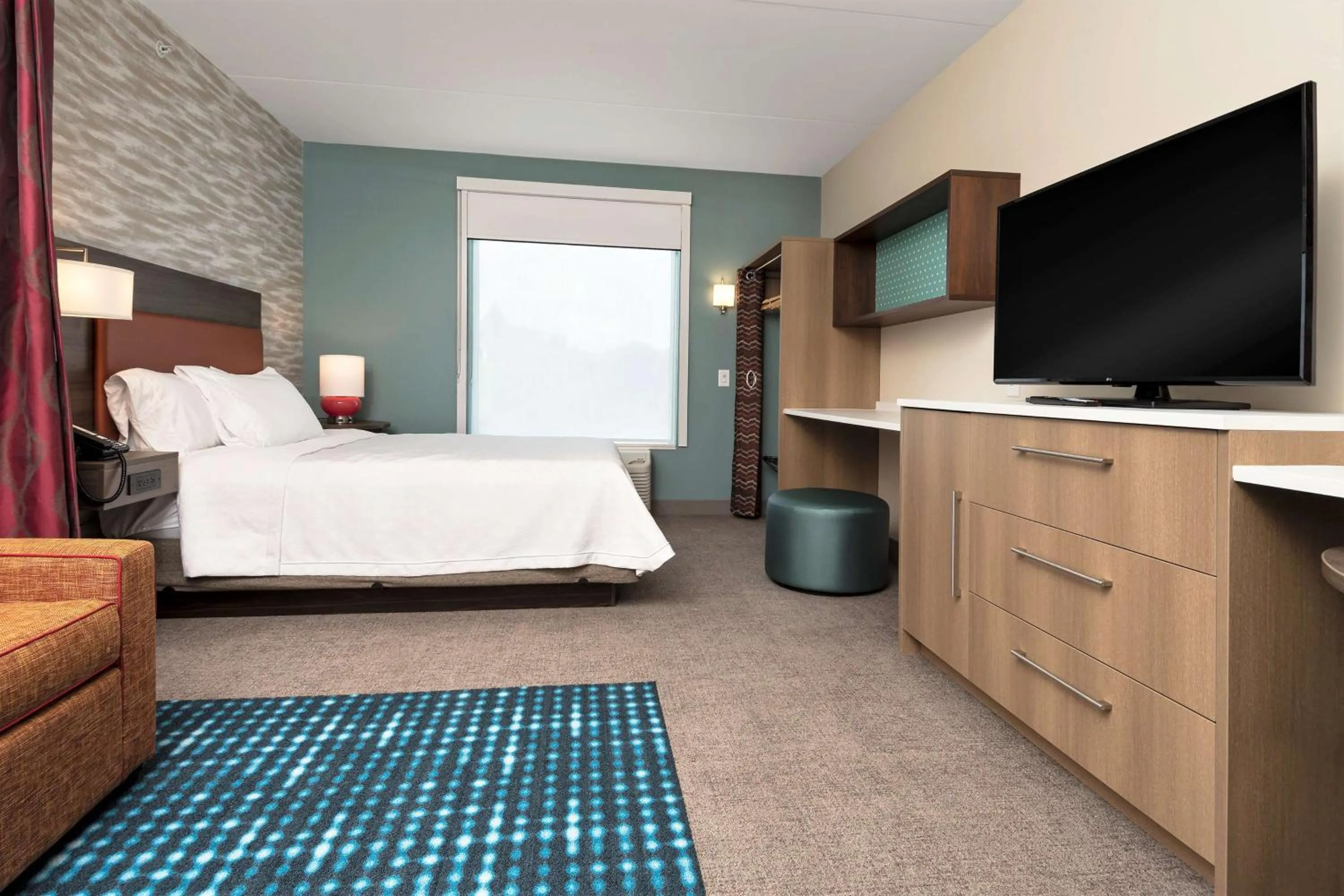 Living room, Bed in Home2 Suites By Hilton Roswell, Ga