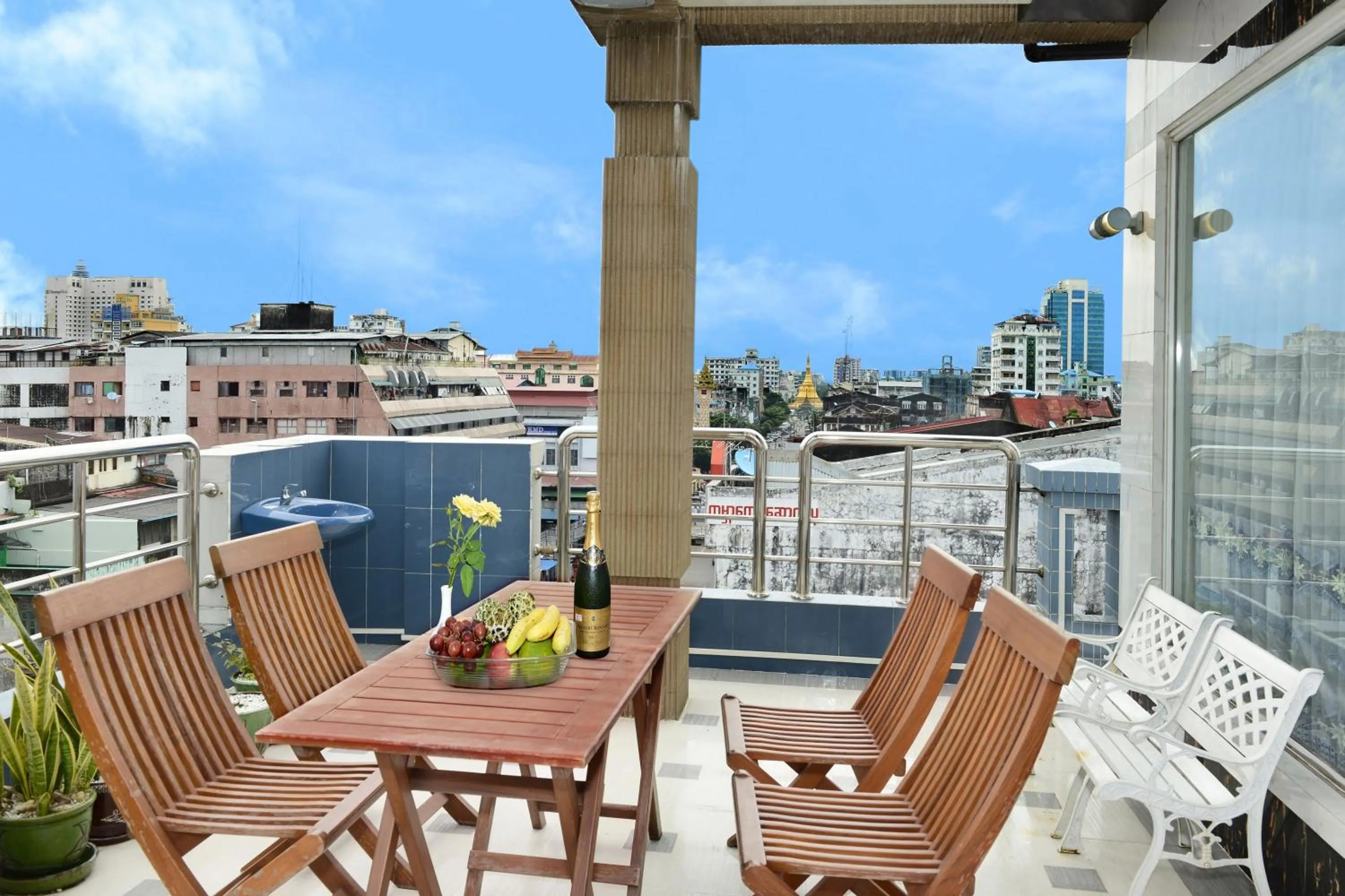 Balcony/Terrace in Hotel Grand United - Chinatown