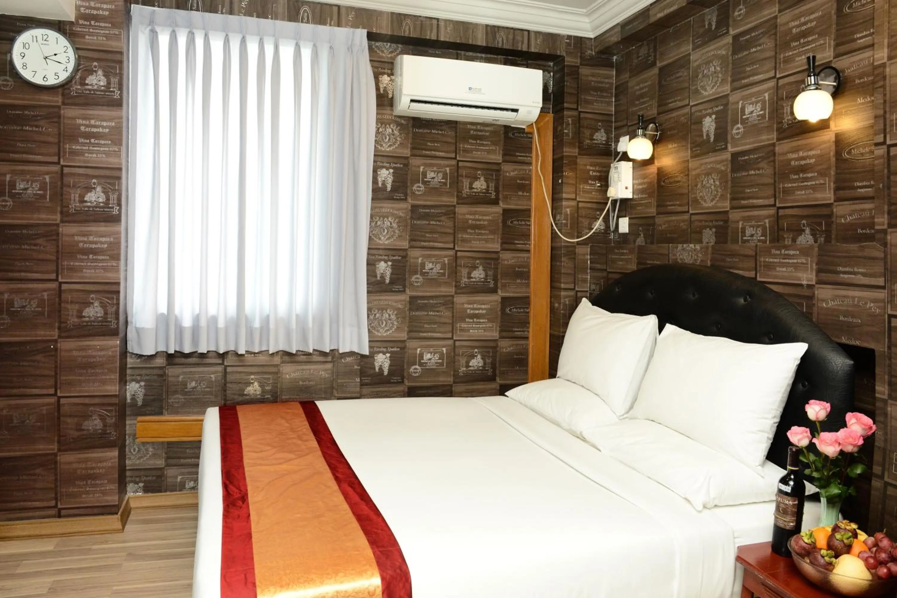 Bedroom, Bed in Hotel Grand United - Chinatown