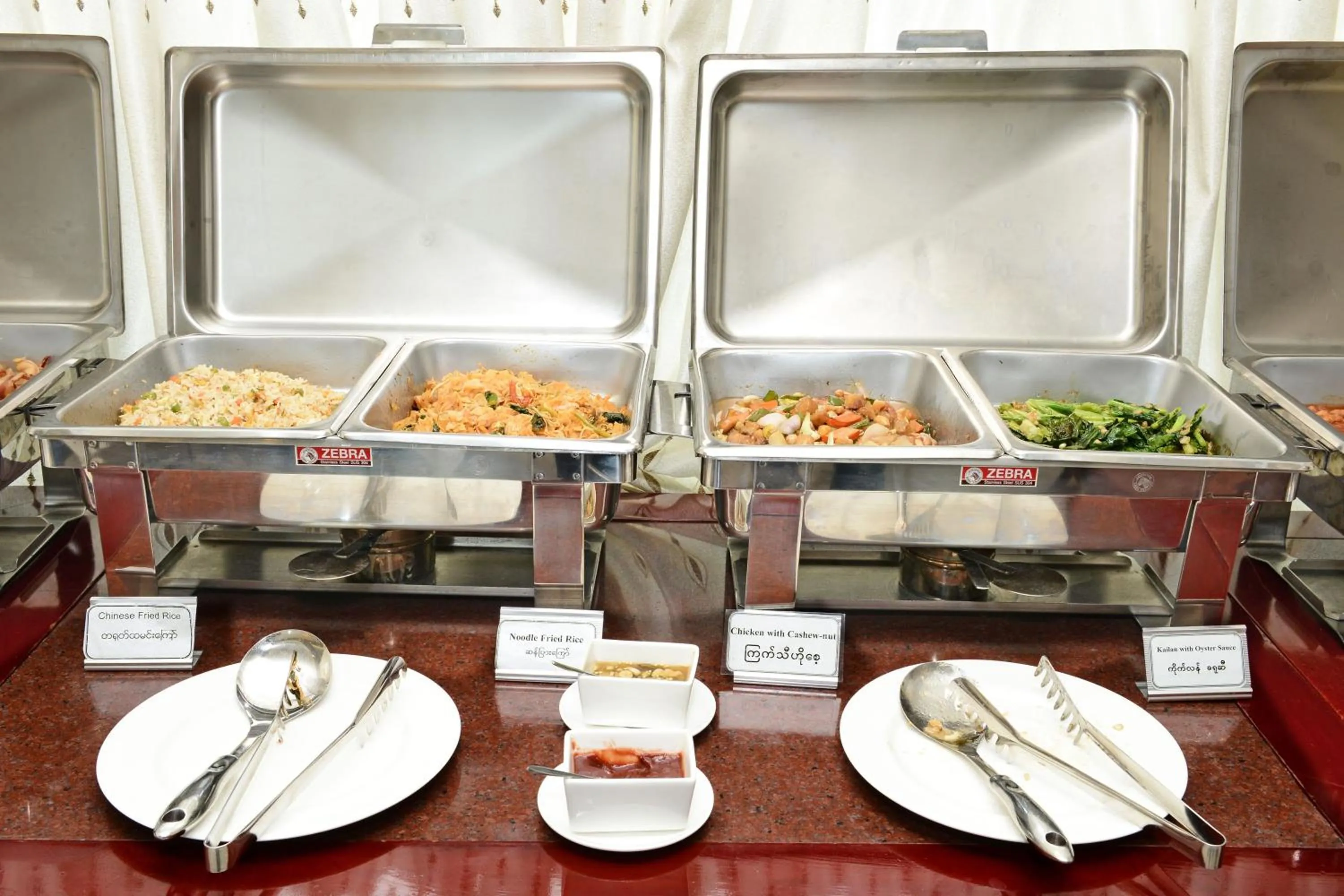 Food in Hotel Grand United - Chinatown