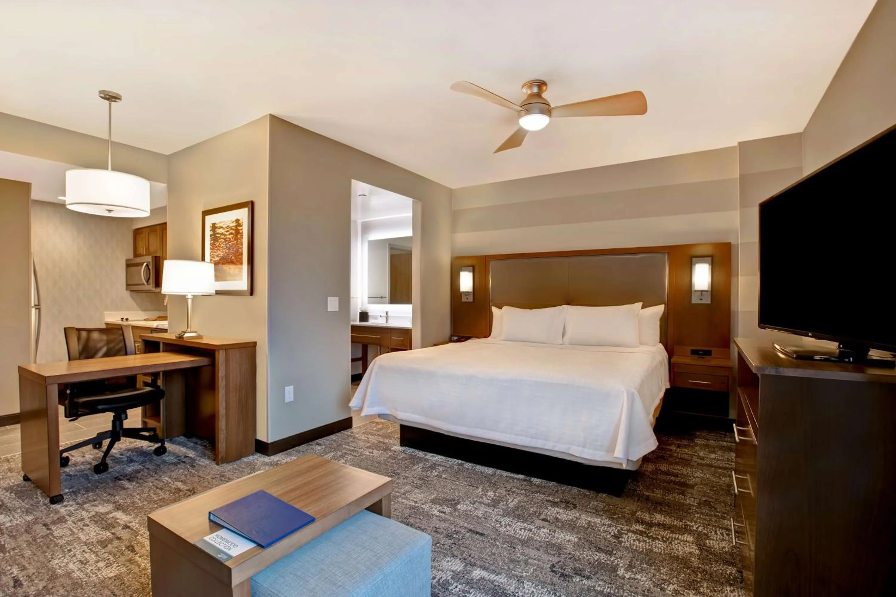 Bedroom, Bed in Homewood Suites By Hilton Summerville