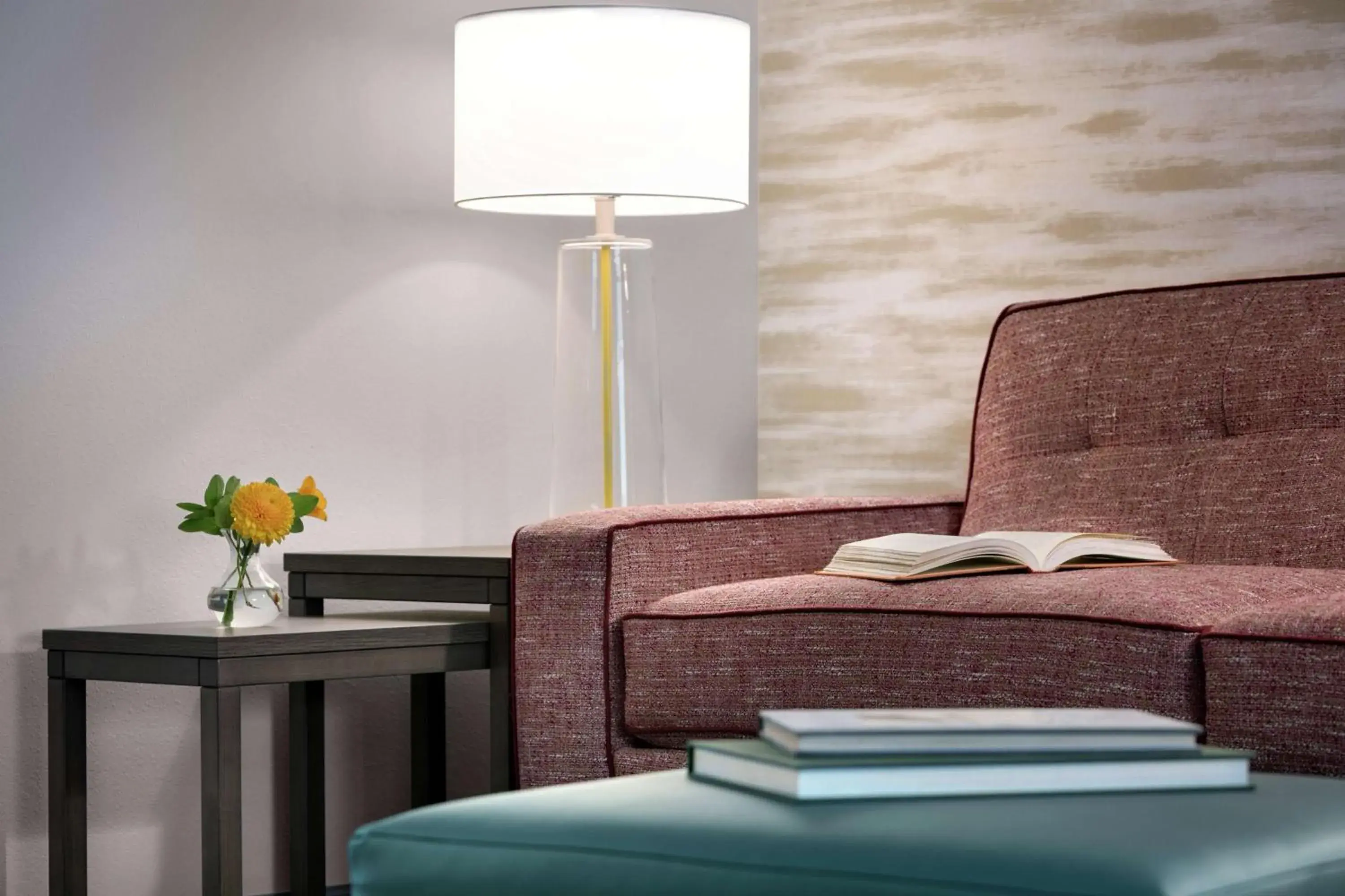 Living room in Home2 Suites By Hilton Easton Living room in Home2 Suites By Hilton Easton