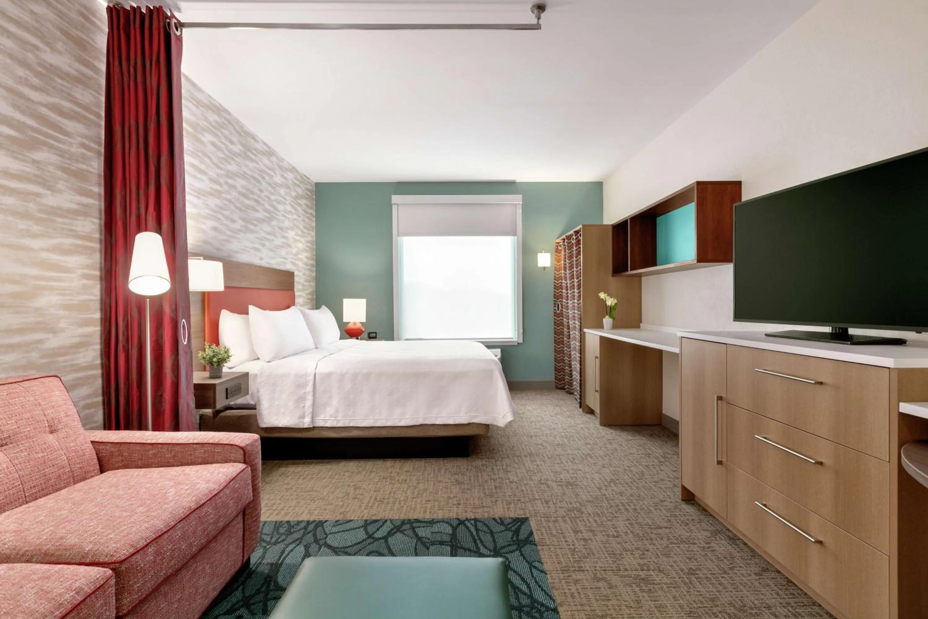 Bedroom, Bed in Home2 Suites By Hilton Easton