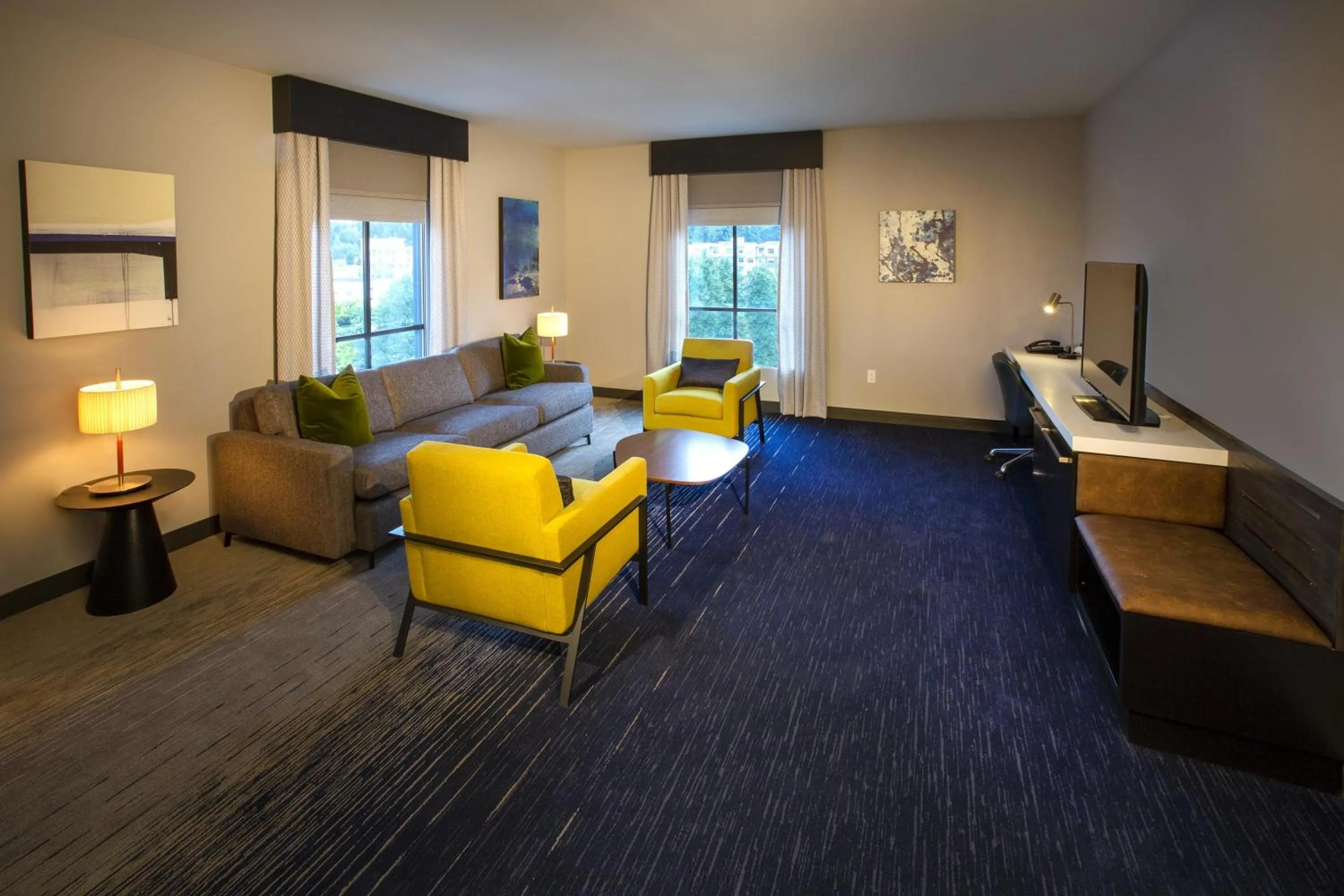 Living room in Hilton Garden Inn Redmond WA