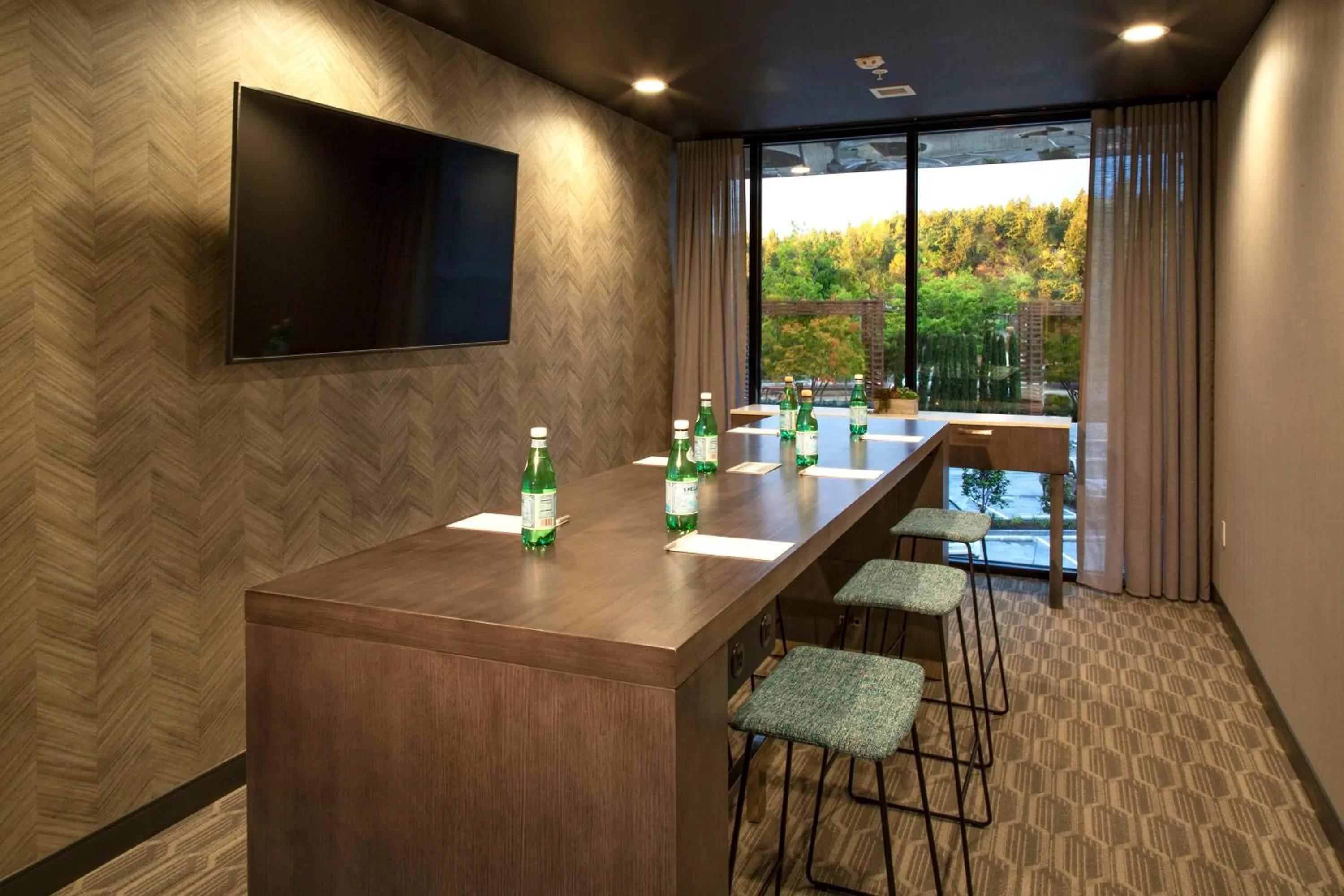 Meeting/conference room in Hilton Garden Inn Redmond WA