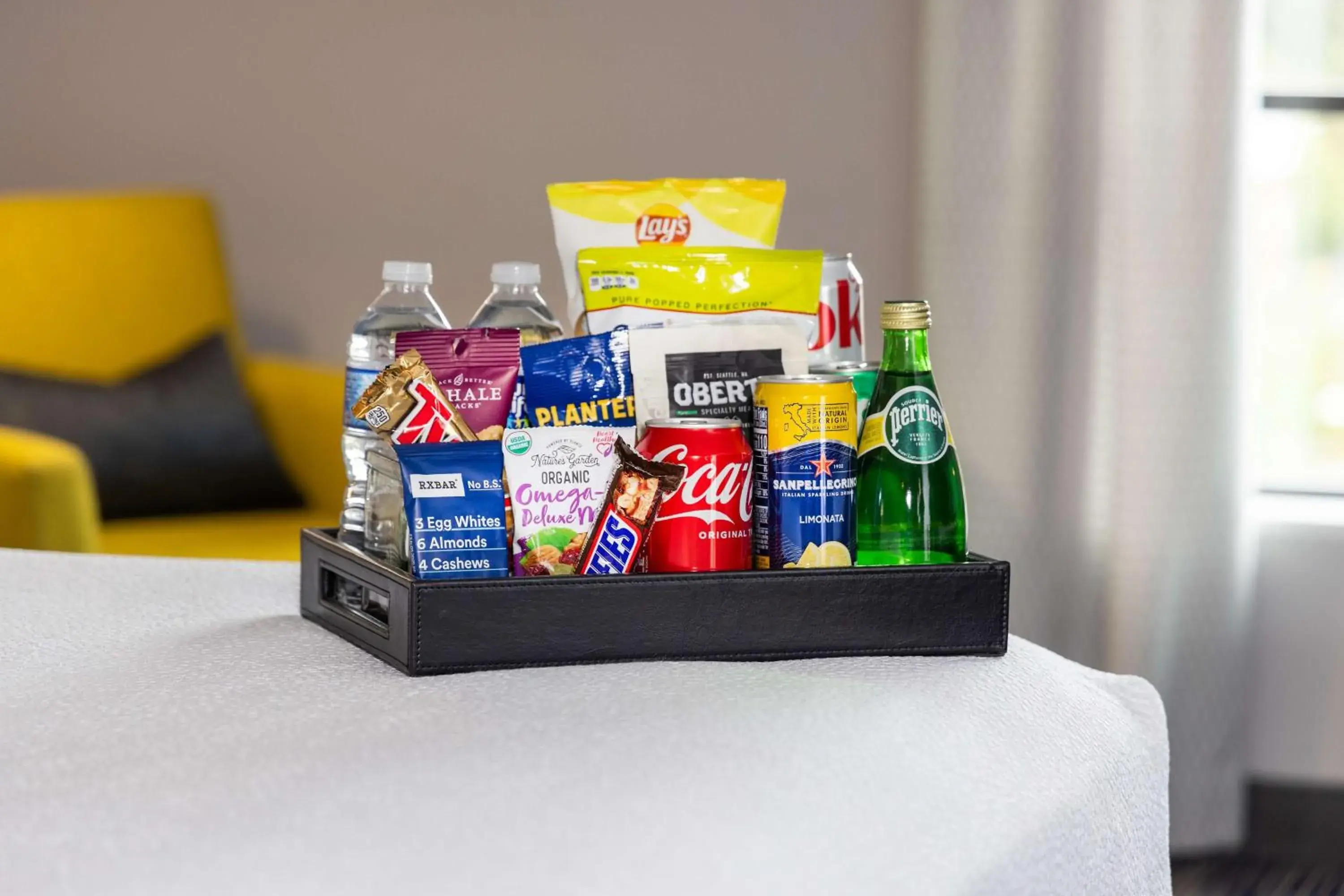 Photo of the whole room in Hilton Garden Inn Redmond WA Photo of the whole room in Hilton Garden Inn Redmond WA