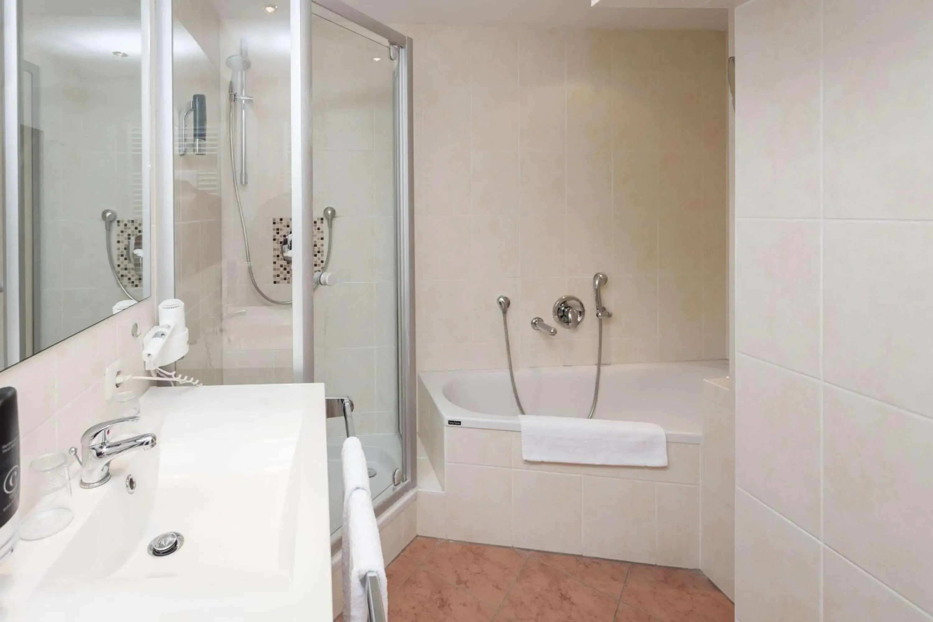 Bathroom in Centro Hotel Mondial München City, Trademark Collection by Wyndham Bathroom in Centro Hotel Mondial München City, Trademark Collection by Wyndham