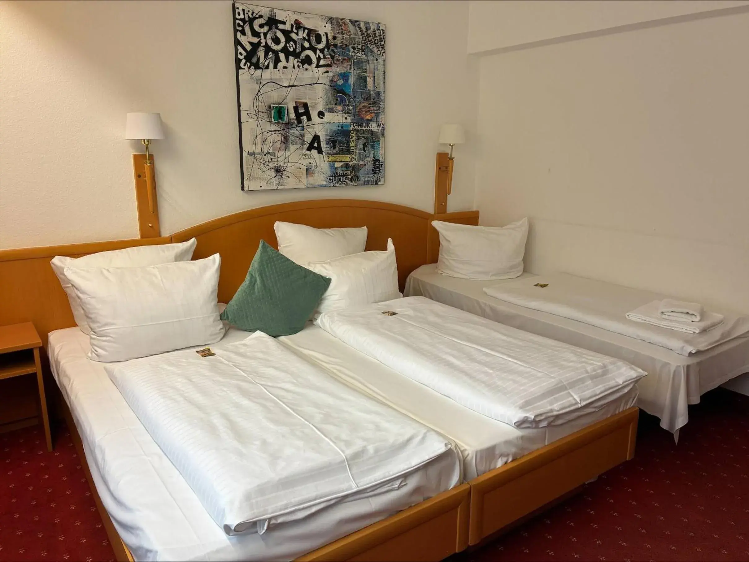 Photo of the whole room, Bed in Centro Hotel Mondial München City, Trademark Collection by Wyndham Photo of the whole room, Bed in Centro Hotel Mondial München City, Trademark Collection by Wyndham