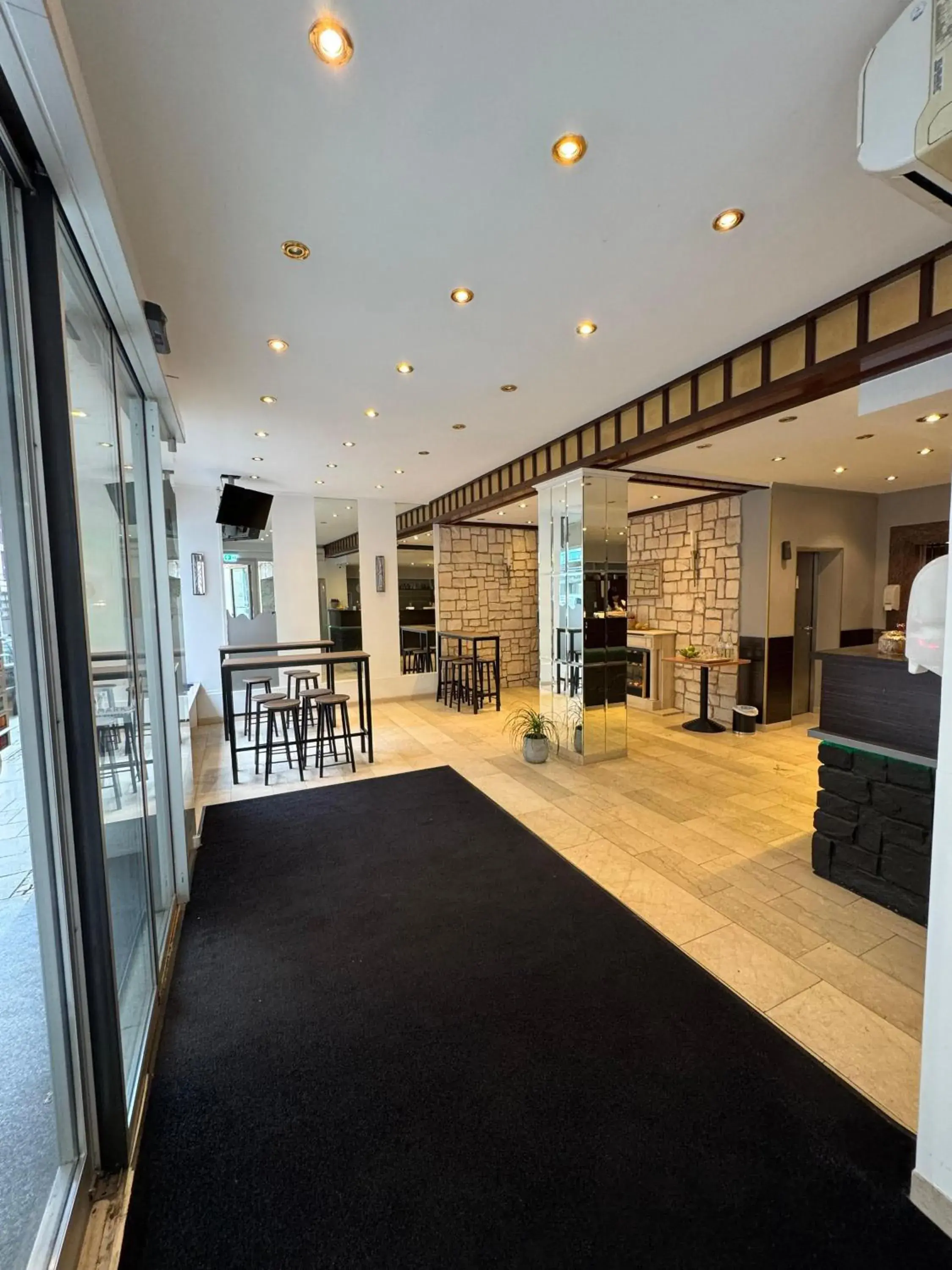 Lobby or reception in Centro Hotel Mondial München City, Trademark Collection by Wyndham Lobby or reception in Centro Hotel Mondial München City, Trademark Collection by Wyndham