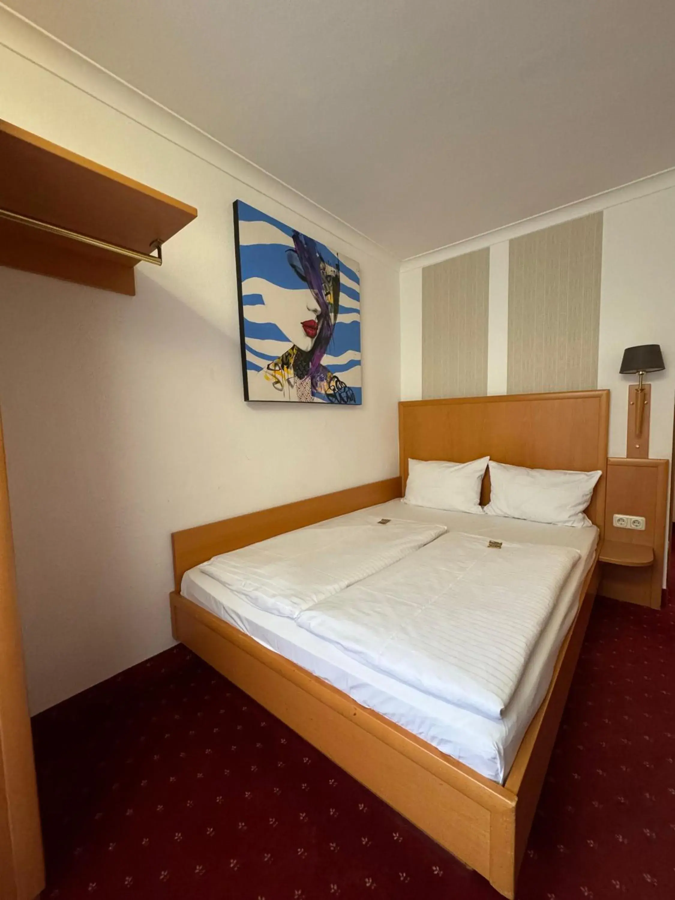 Photo of the whole room, Bed in Centro Hotel Mondial München City, Trademark Collection by Wyndham Photo of the whole room, Bed in Centro Hotel Mondial München City, Trademark Collection by Wyndham