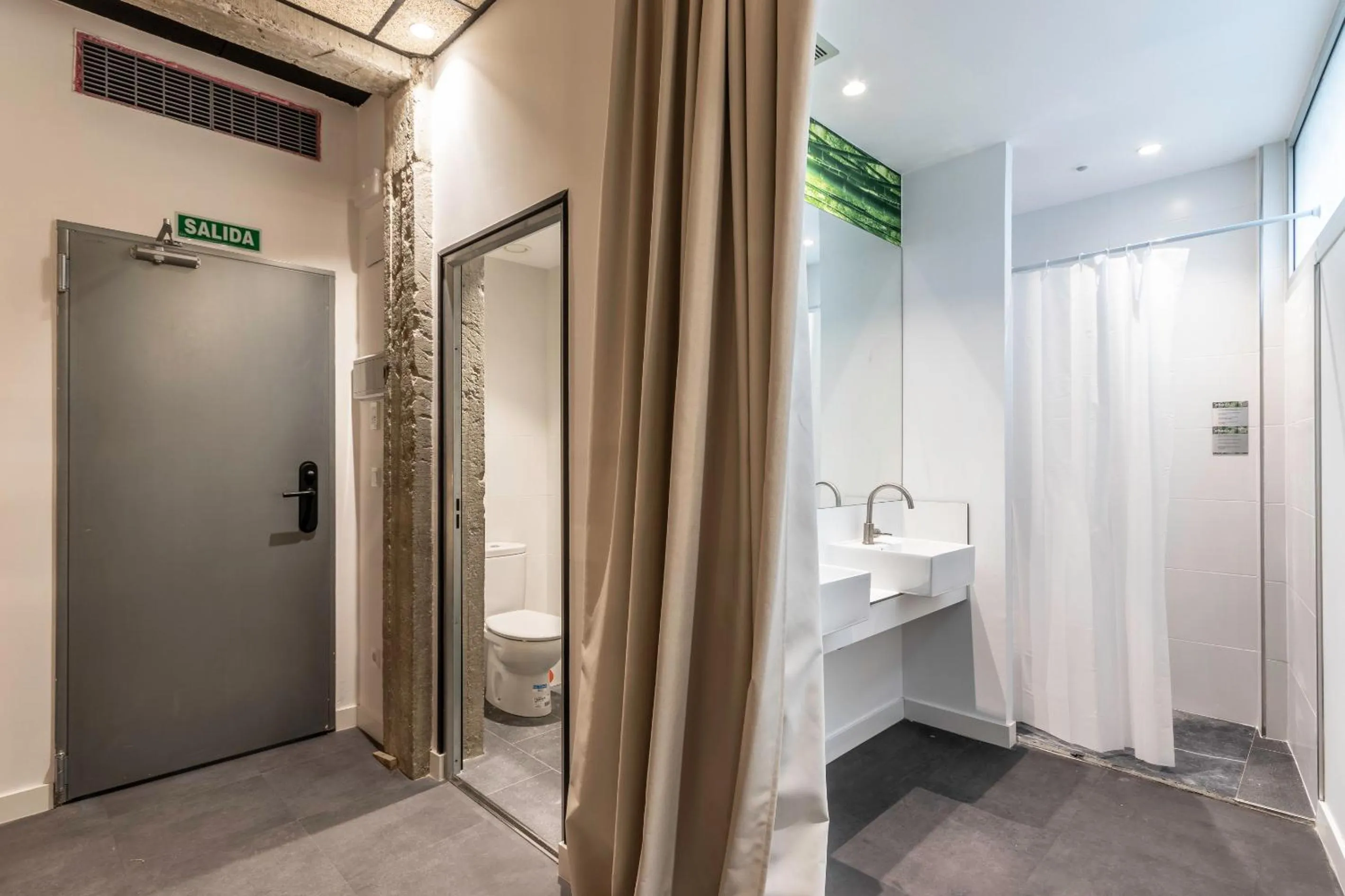 Shower in Ekoos Hostel, Bilbao Eko Hostel