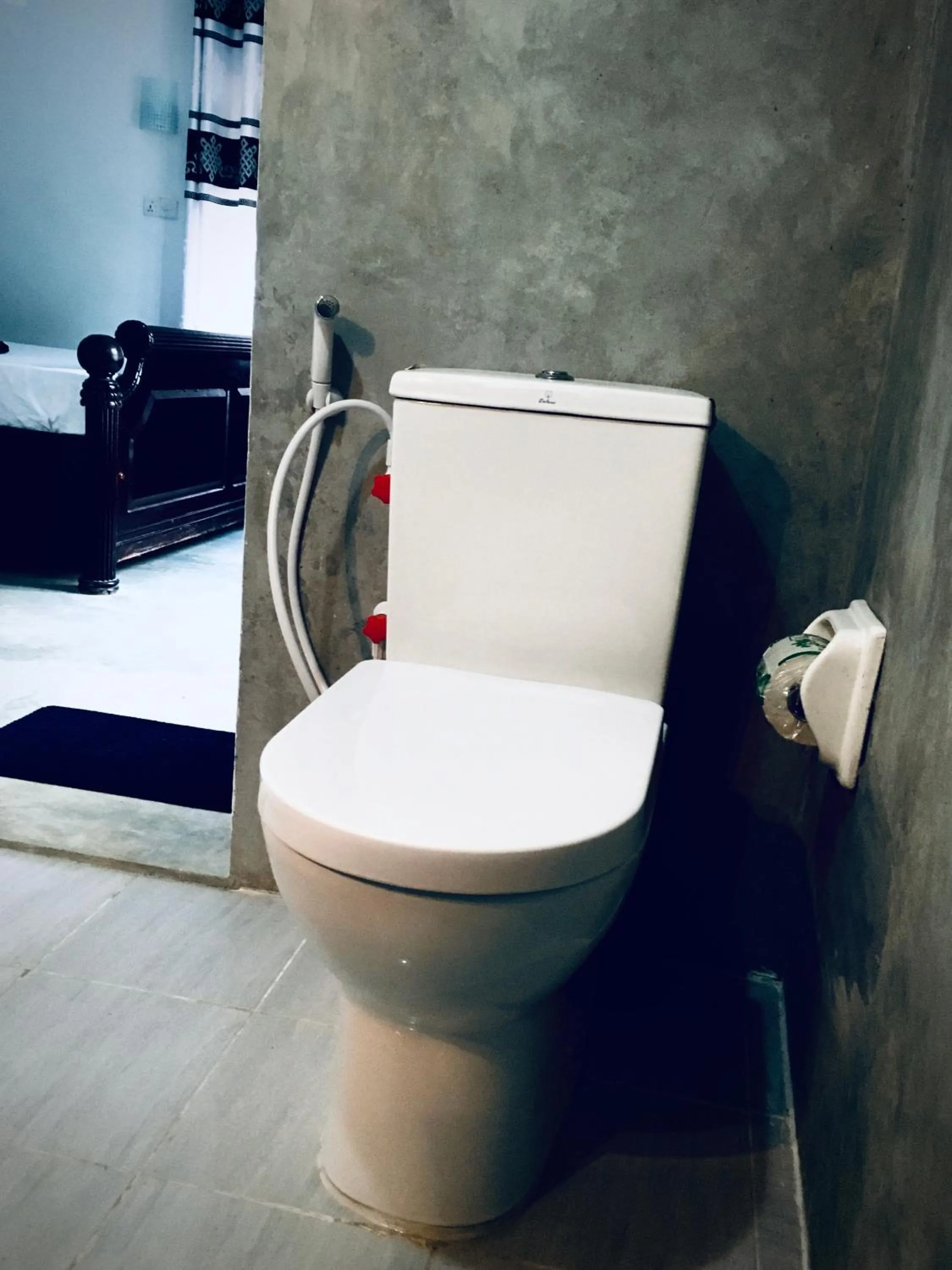 Toilet in Hiriketiya Orchid Villa