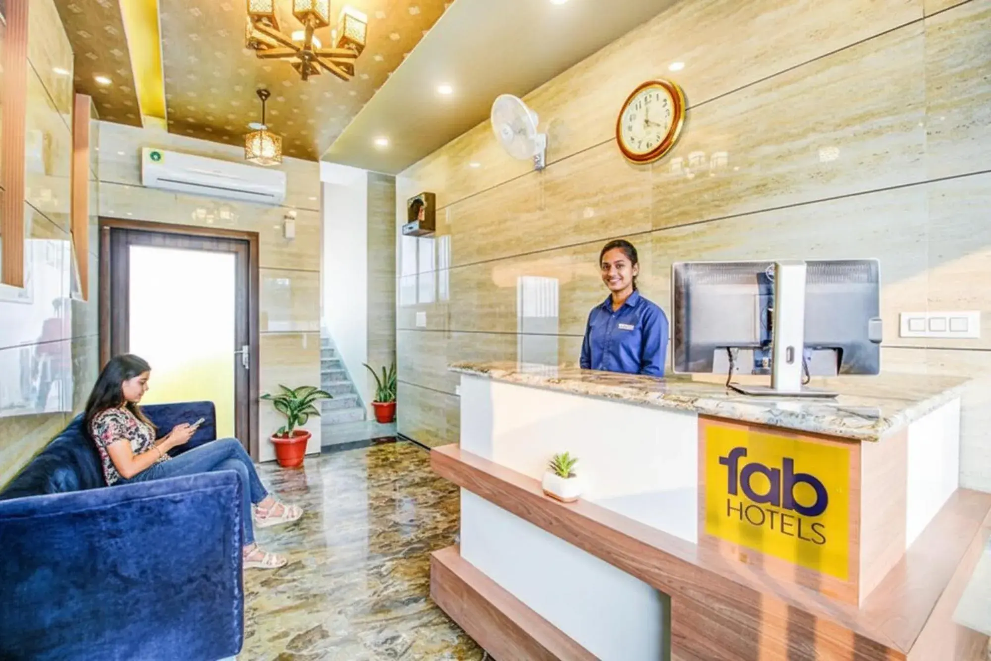 Lobby or reception in FabHotel 7th Crossing Malviya Nagar Lobby or reception in FabHotel 7th Crossing Malviya Nagar