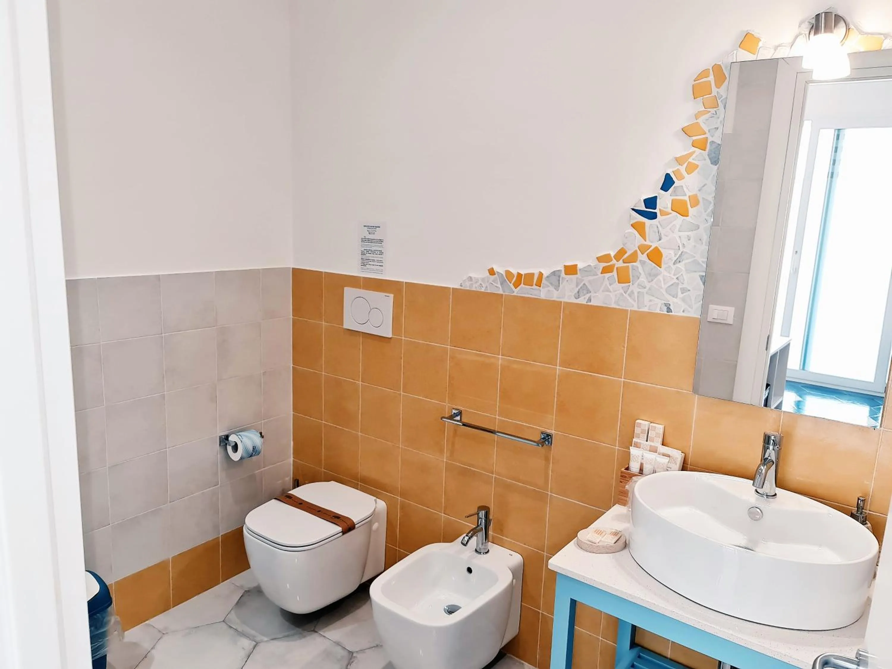 Bathroom in Kalinifta Rooms Apartment