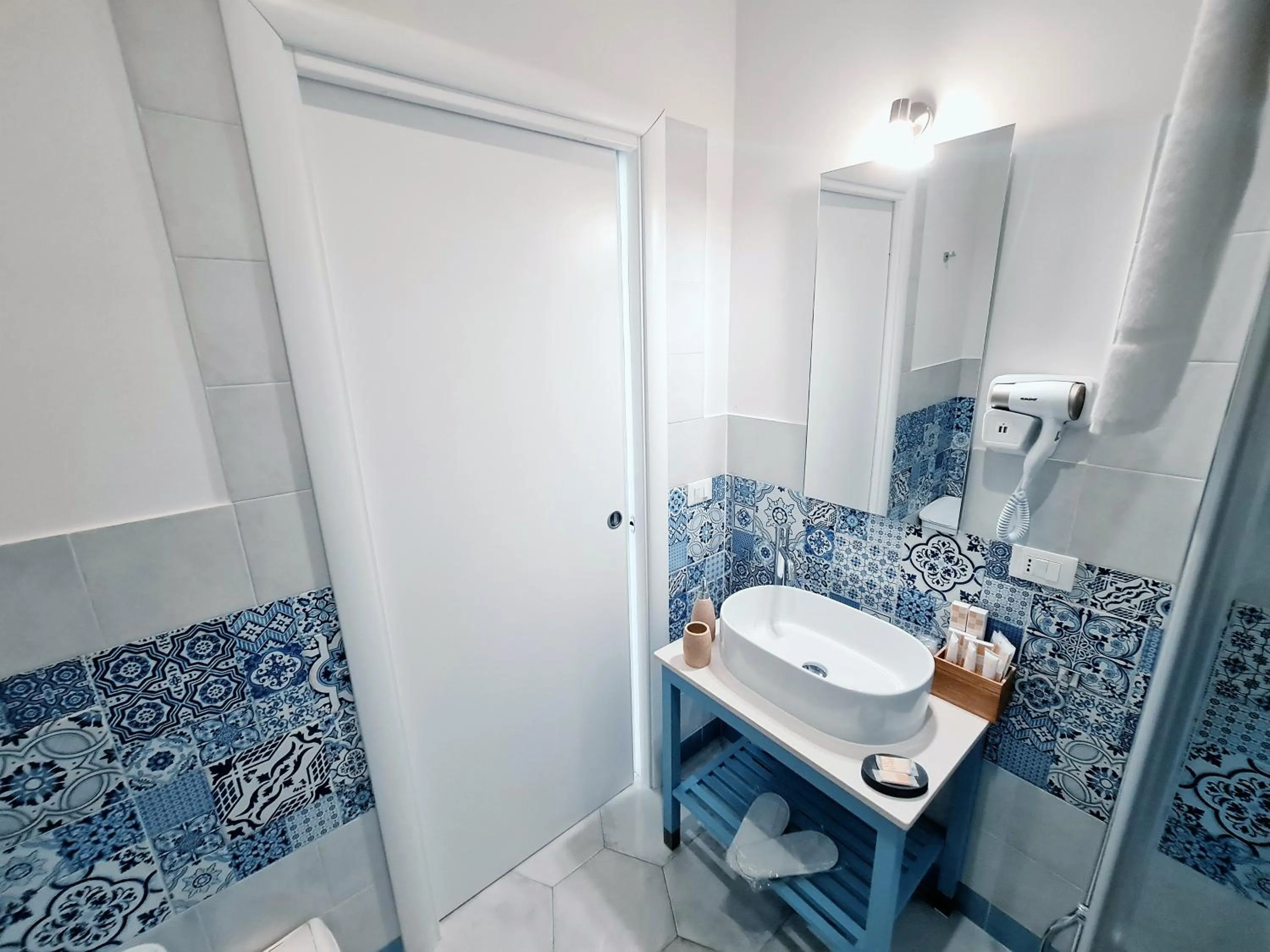 Bathroom in Kalinifta Rooms Apartment