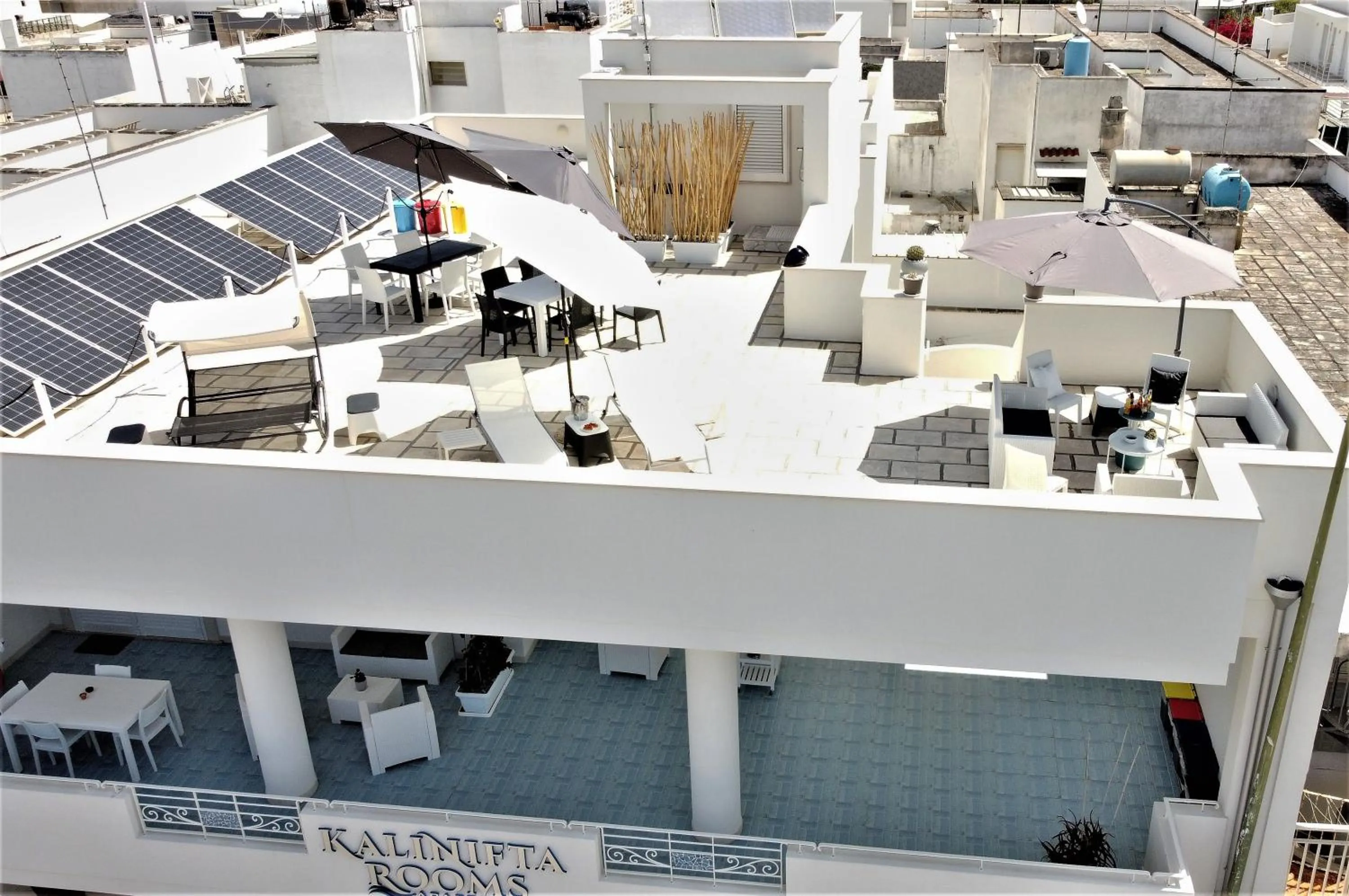 Property building in Kalinifta Rooms Apartment