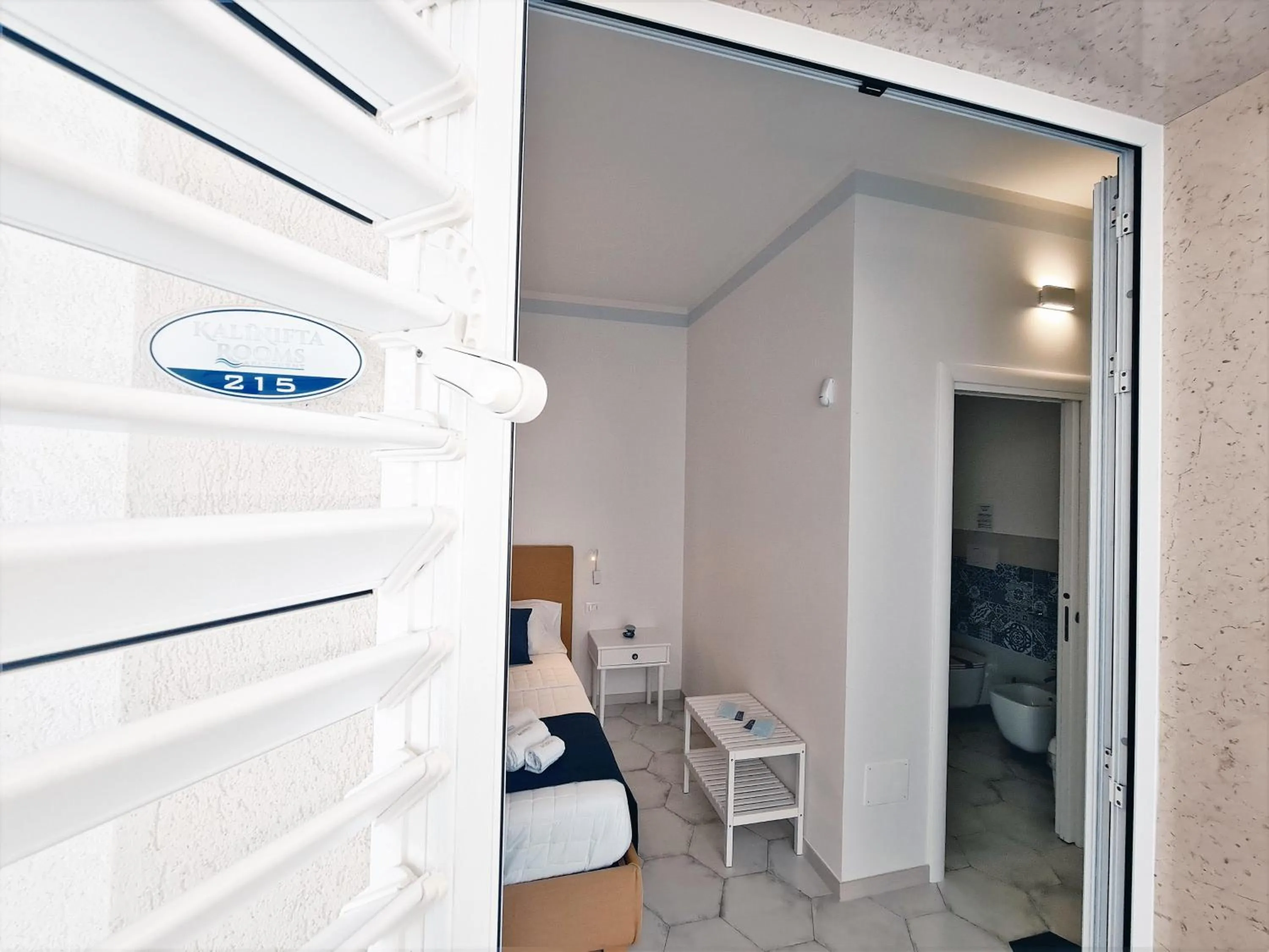 Bedroom, Bed in Kalinifta Rooms Apartment