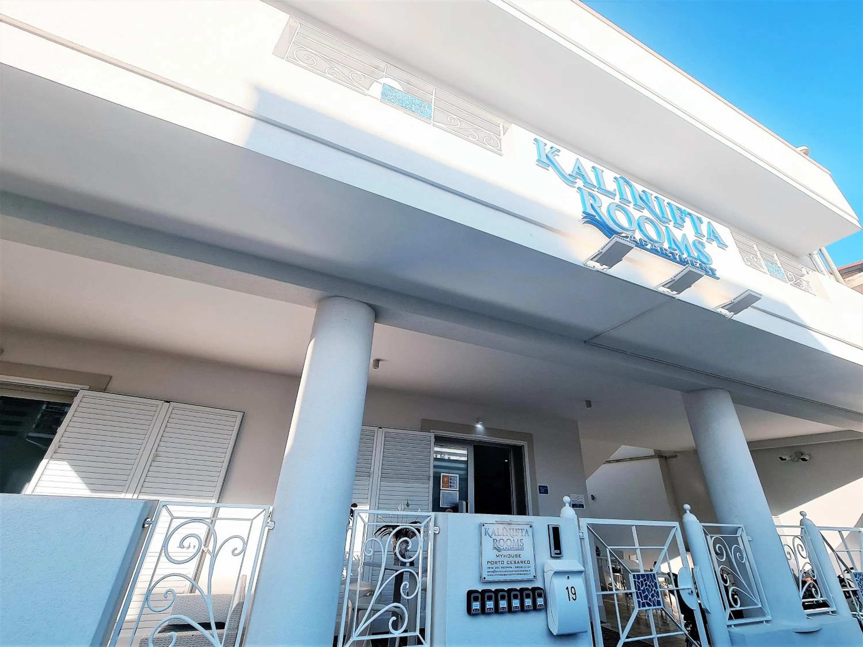 Property building in Kalinifta Rooms Apartment