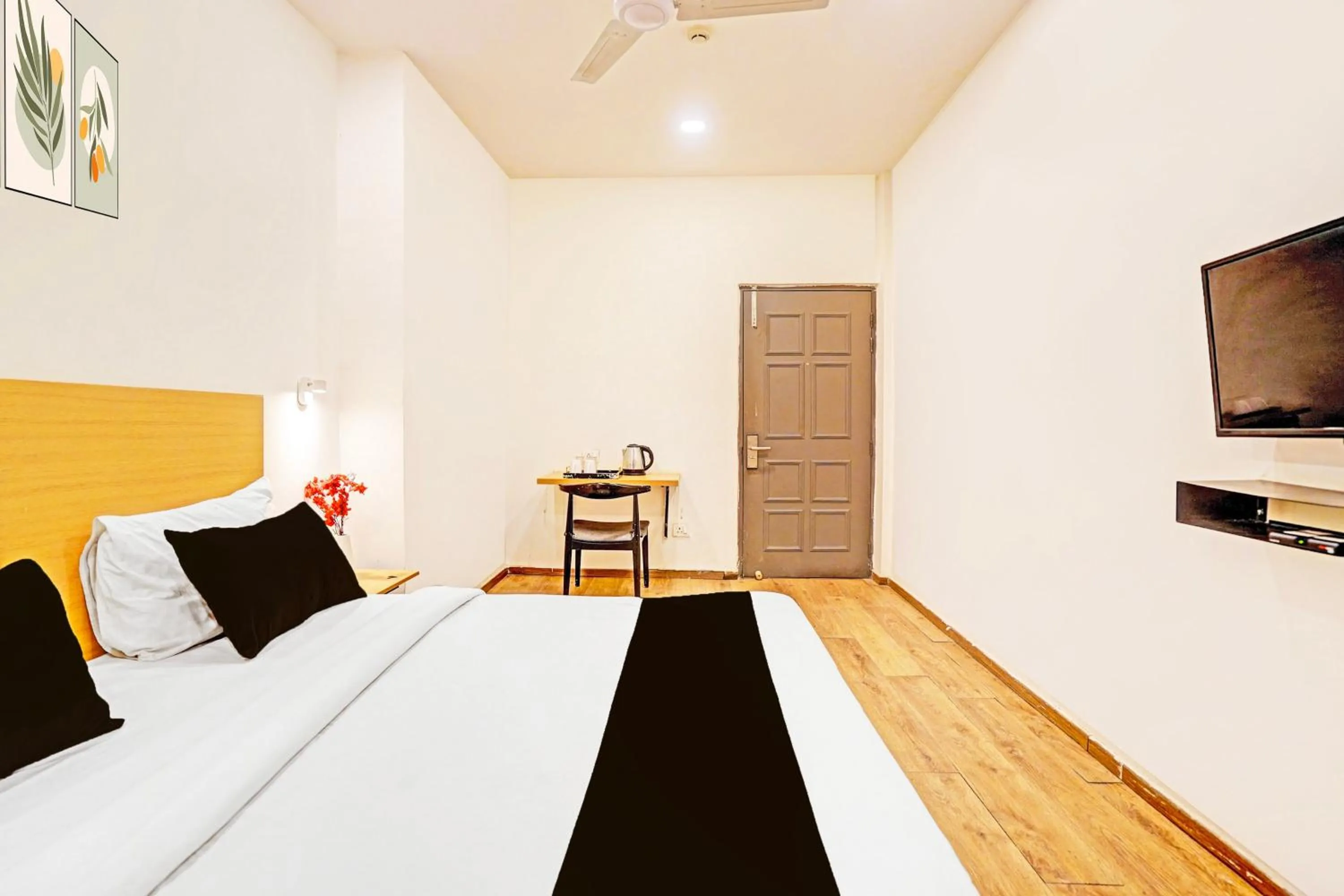 Bedroom, Bed in Super Townhouse Mukut Bazar